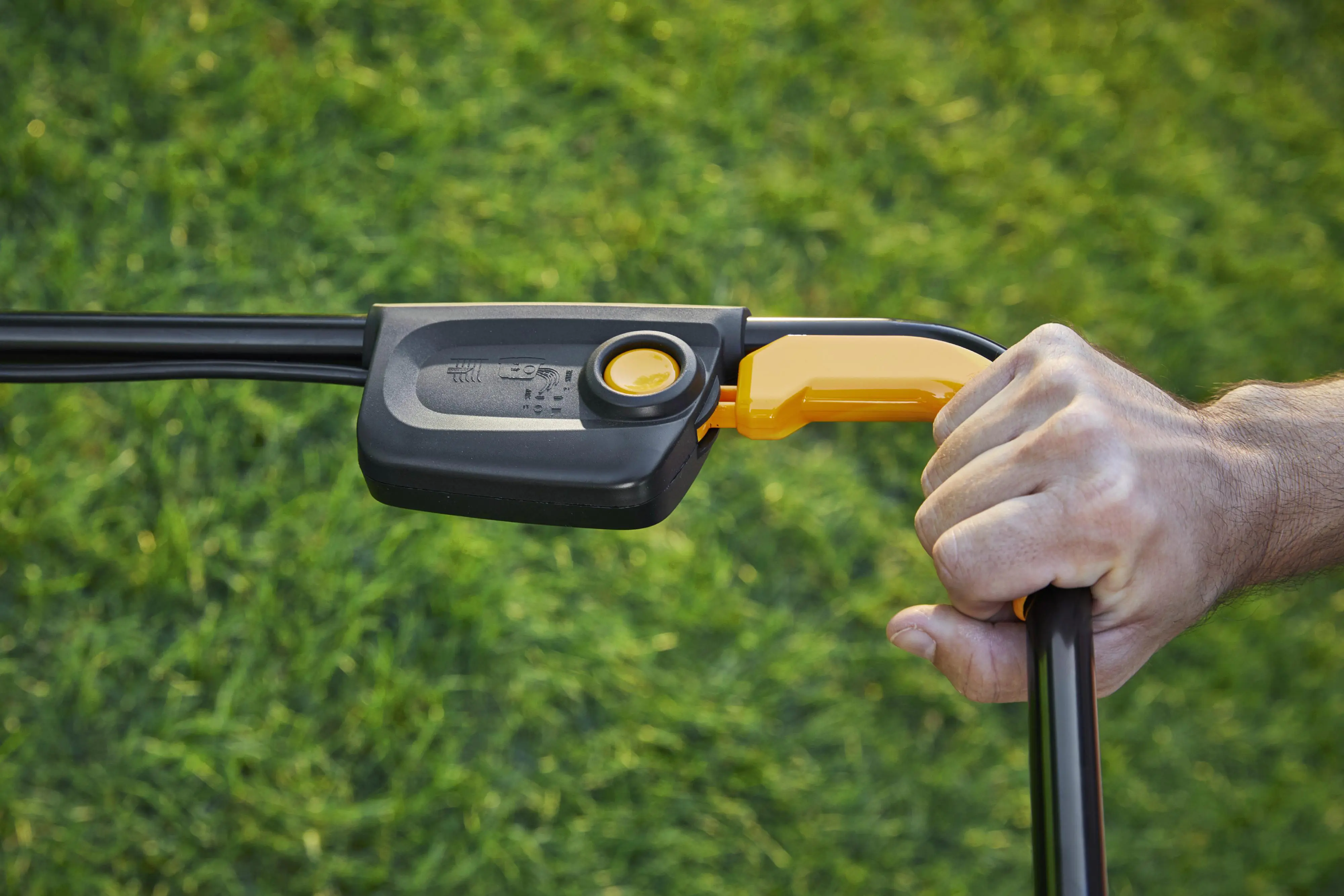 Alpina Akku-Rasenmäher AL 3820 Li 38 cm Schnittbreite inkl. 2 x 4 Ah Akku