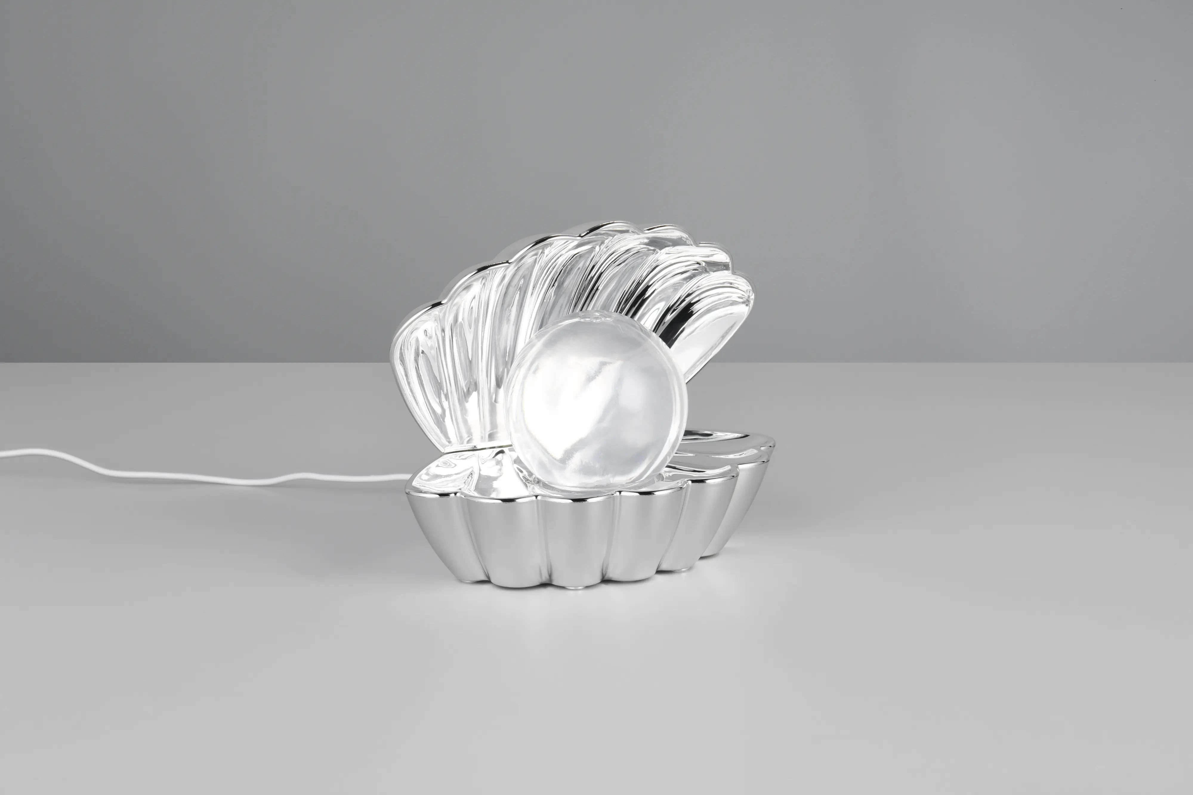 Reality LED Tischleuchte Shelly mit Glitzerkugel 18 x 15 cm RGB chrom Reality LED Tischleuchte Shelly mit Glitzerkugel 18 x 15 cm RGB chrom