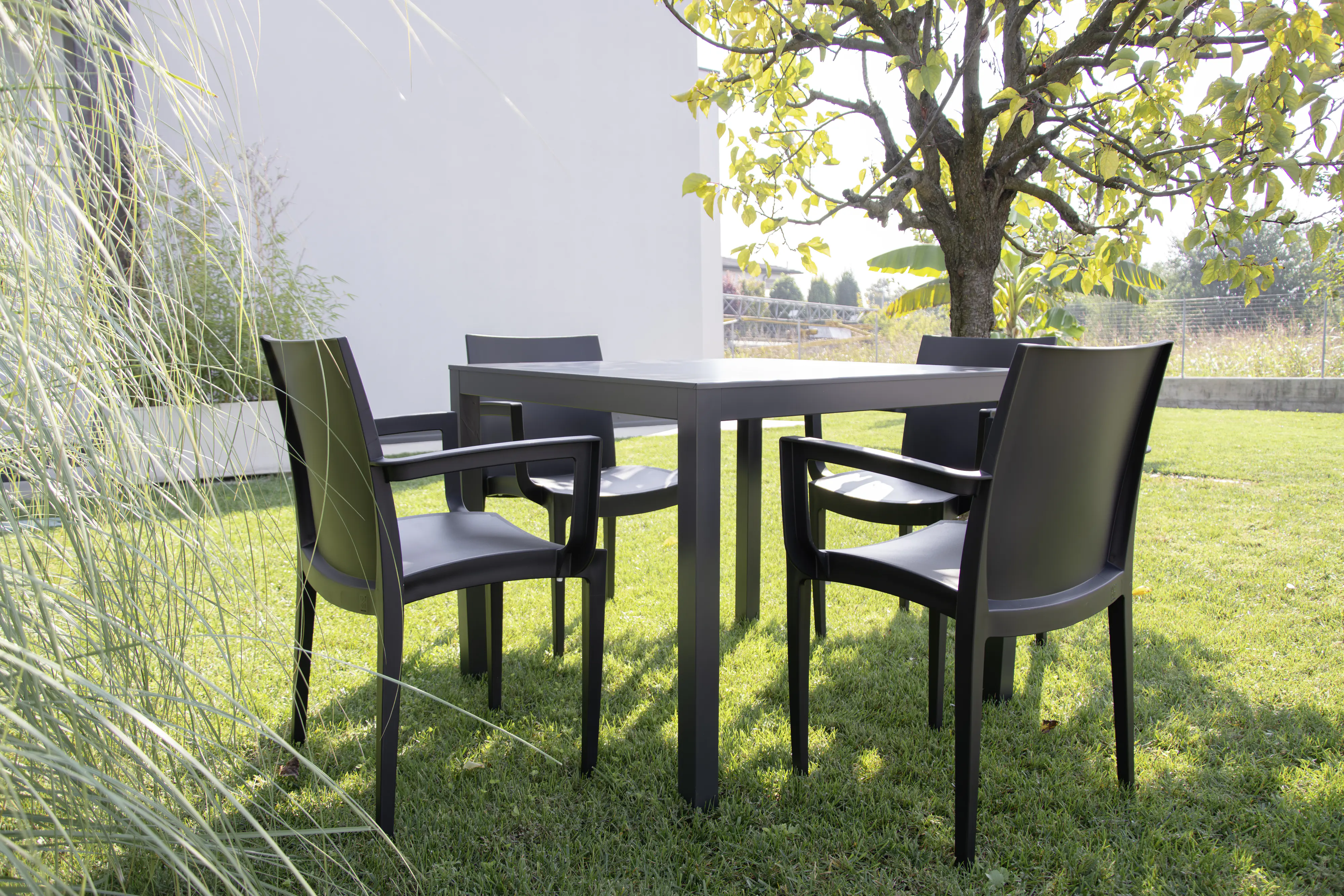 Grandsoleil Gartenstuhl Kunststoff Venice mit Armlehne anthrazit
