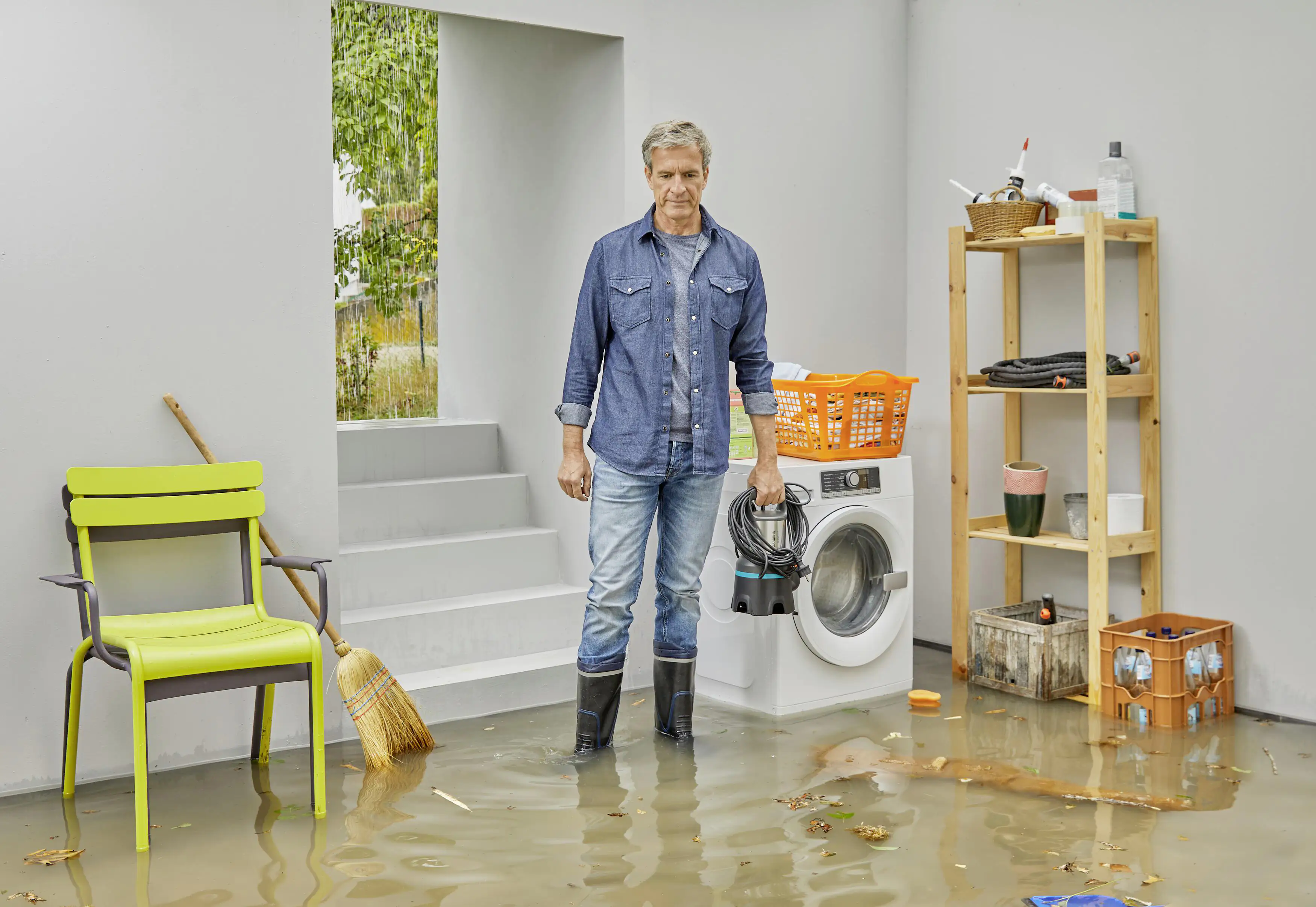 Gardena Schmutzwasser Tauchpumpe 16000 l/h 7 m 450 Watt inkl. Anschlussschellensatz