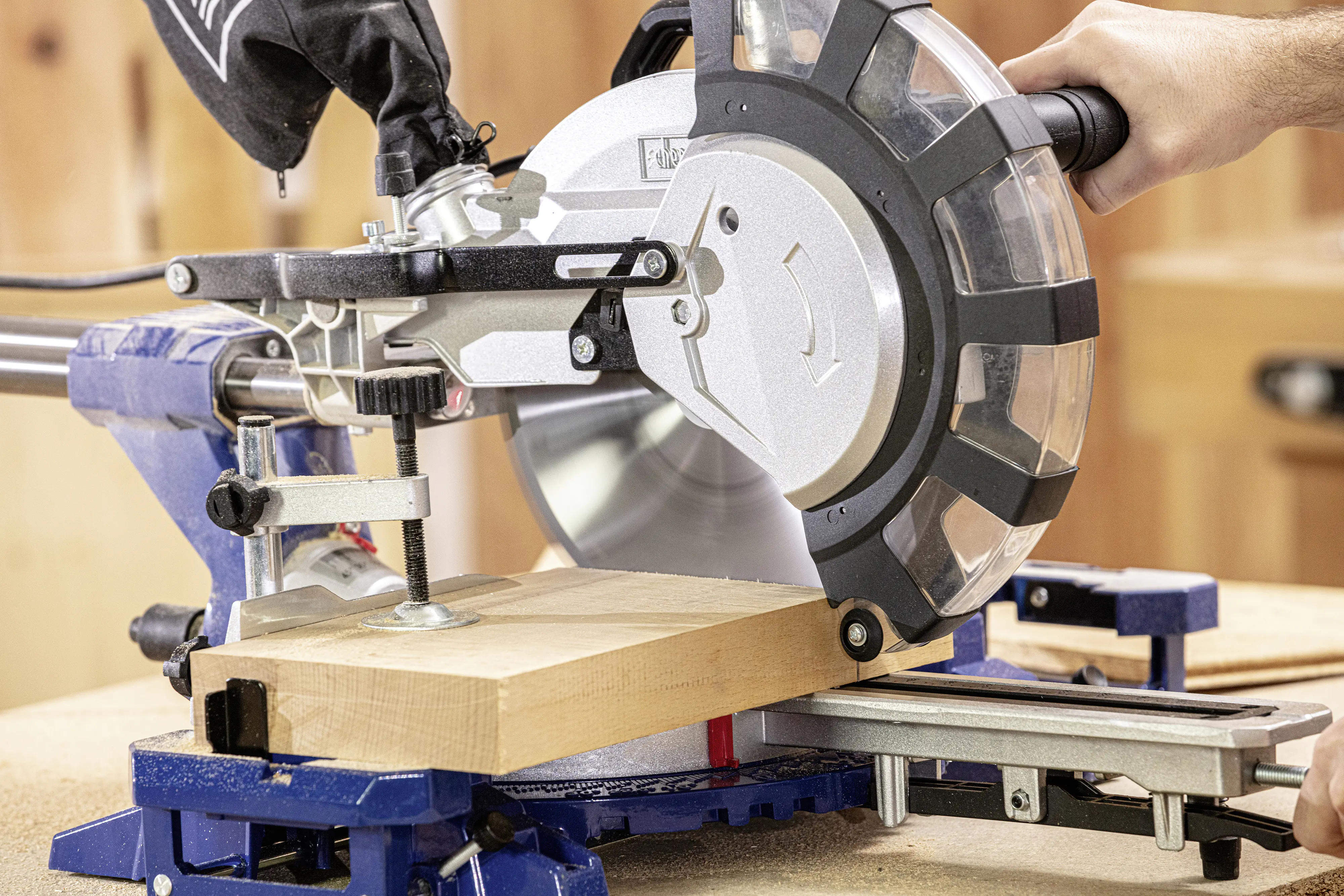 Scheppach Kappzugsäge HM254SPX 340 mm Schnittbreite