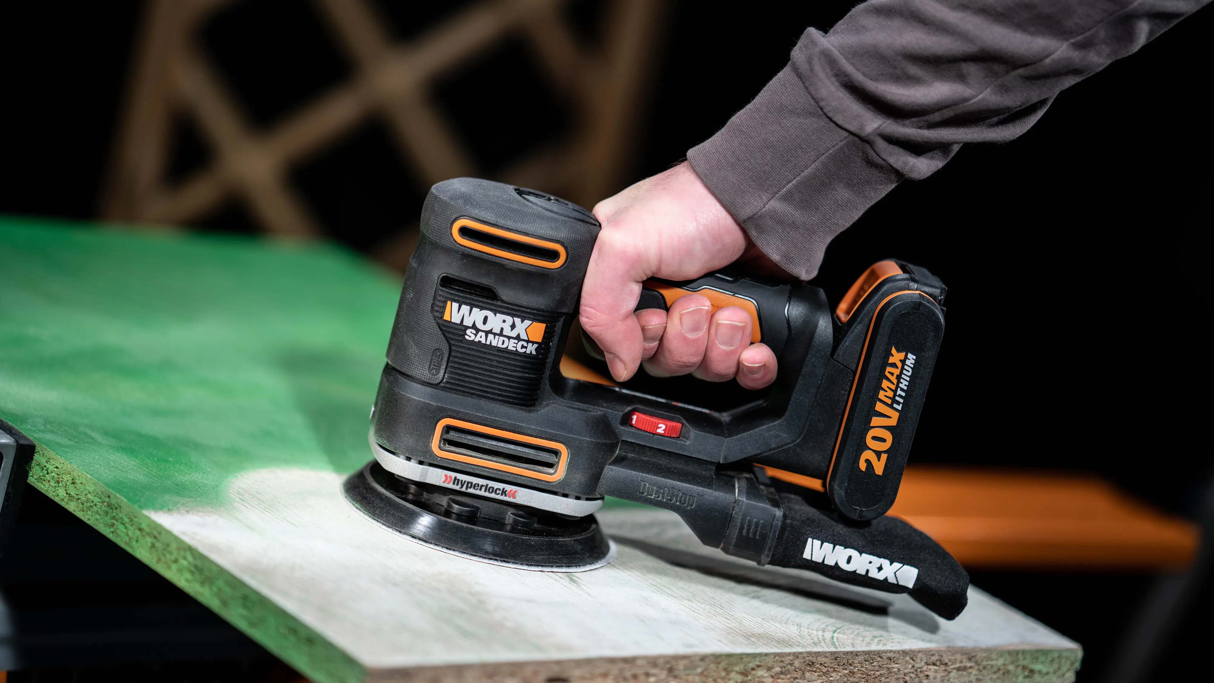 Worx Akku-Multischleifer Sonicrafter WX820 20 V inkl. Akku 2 Ah & Ladegerät Worx Akku-Multischleifer Sonicrafter WX820 20 V inkl. Akku 2 Ah & Ladegerät