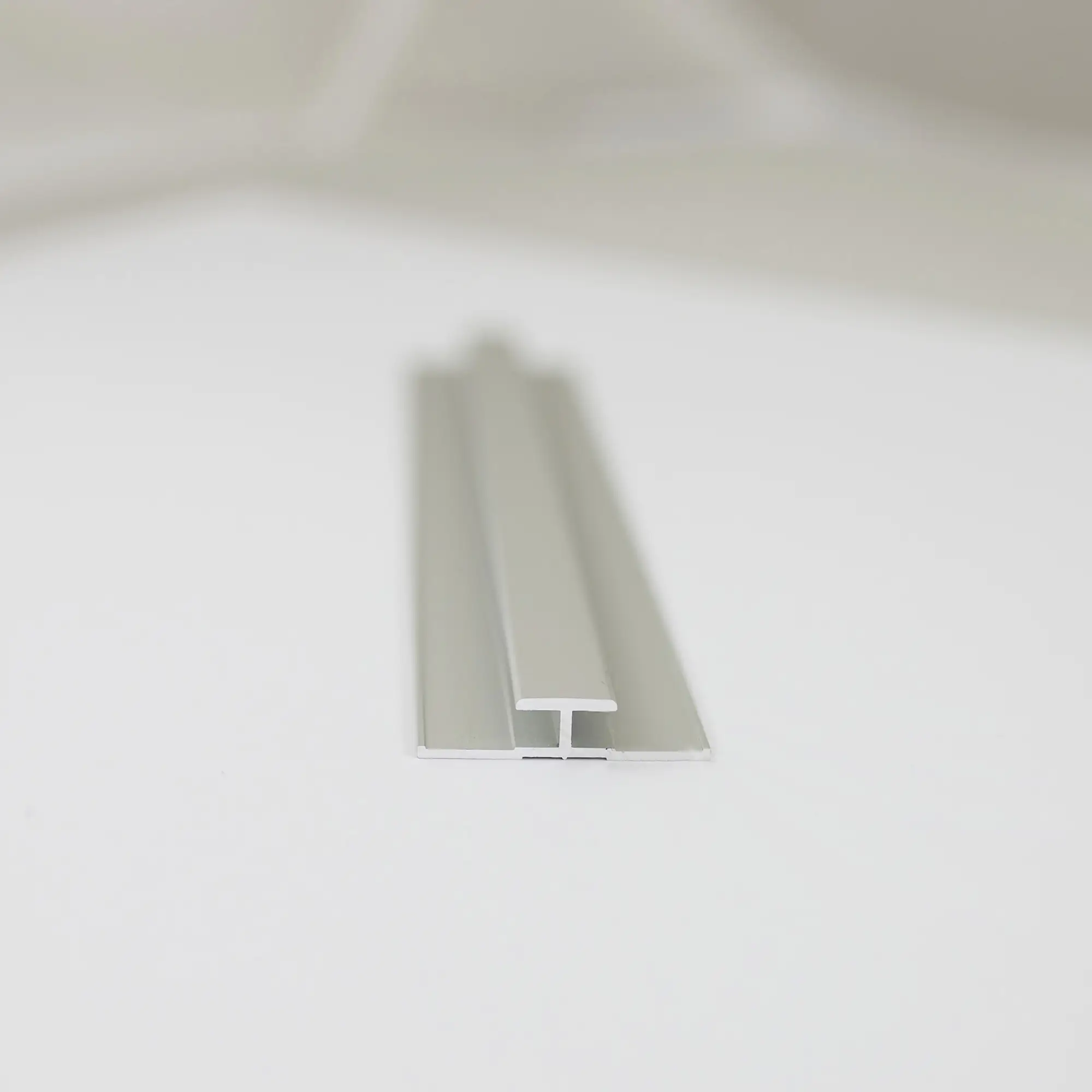 Breuer Verbindungsprofil 3,3x0,7x255 cm, alu Silber matt