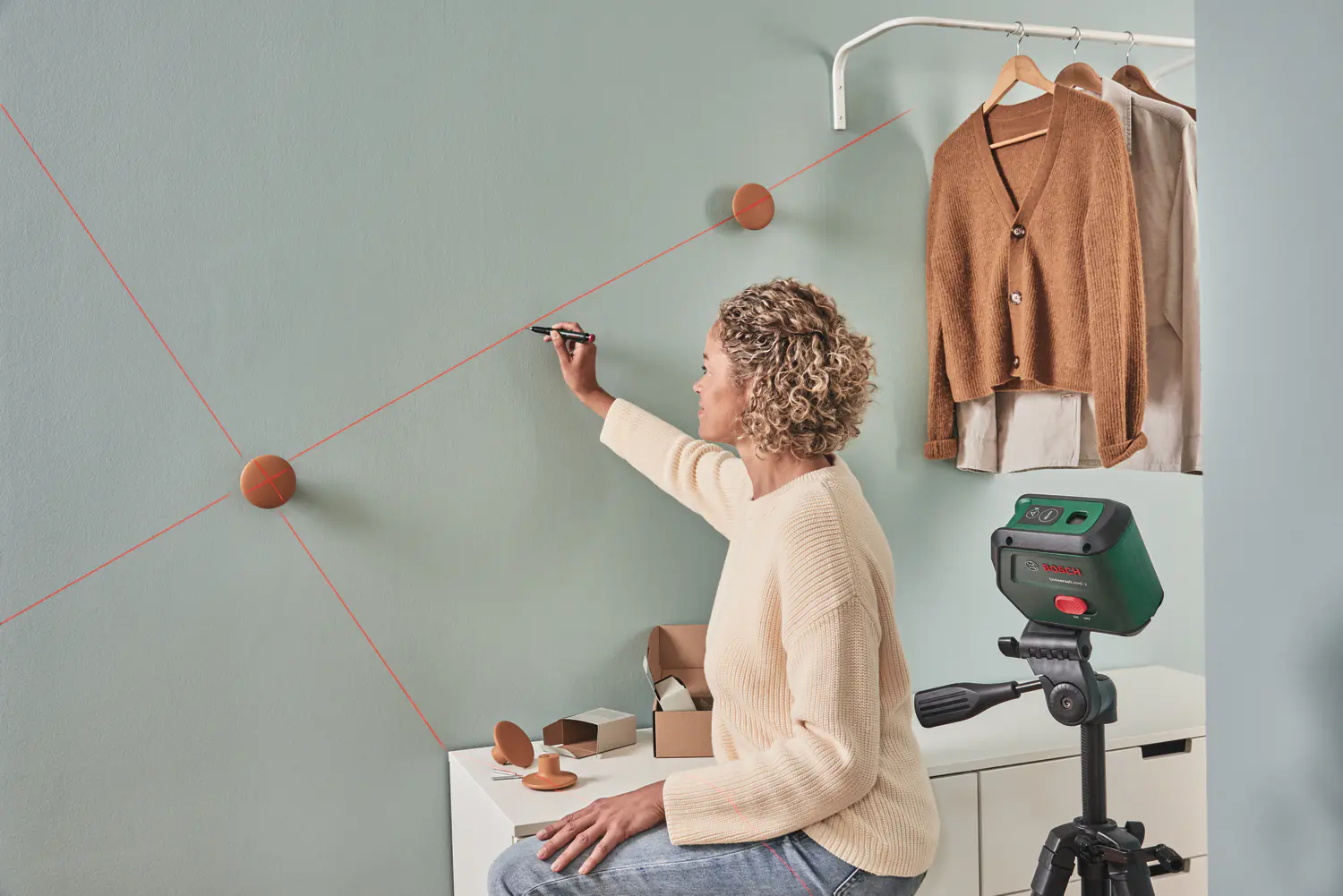 Bosch Kreuzlinien-Laser mit Lotfunktion UniversalLevel 2 Set