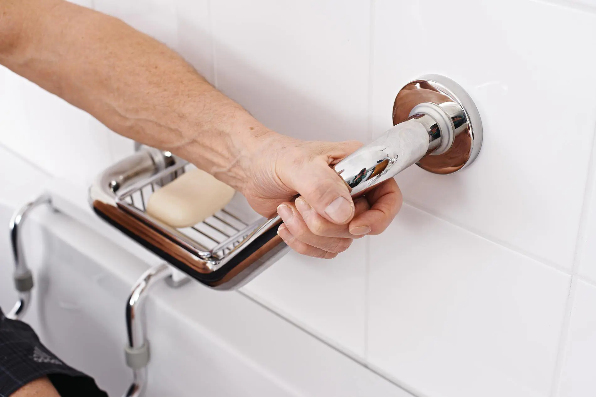 Ridder Winkel-Haltegriff Sam M, chromfarben glänzend, inkl. Ablagekorb, Edelstahl