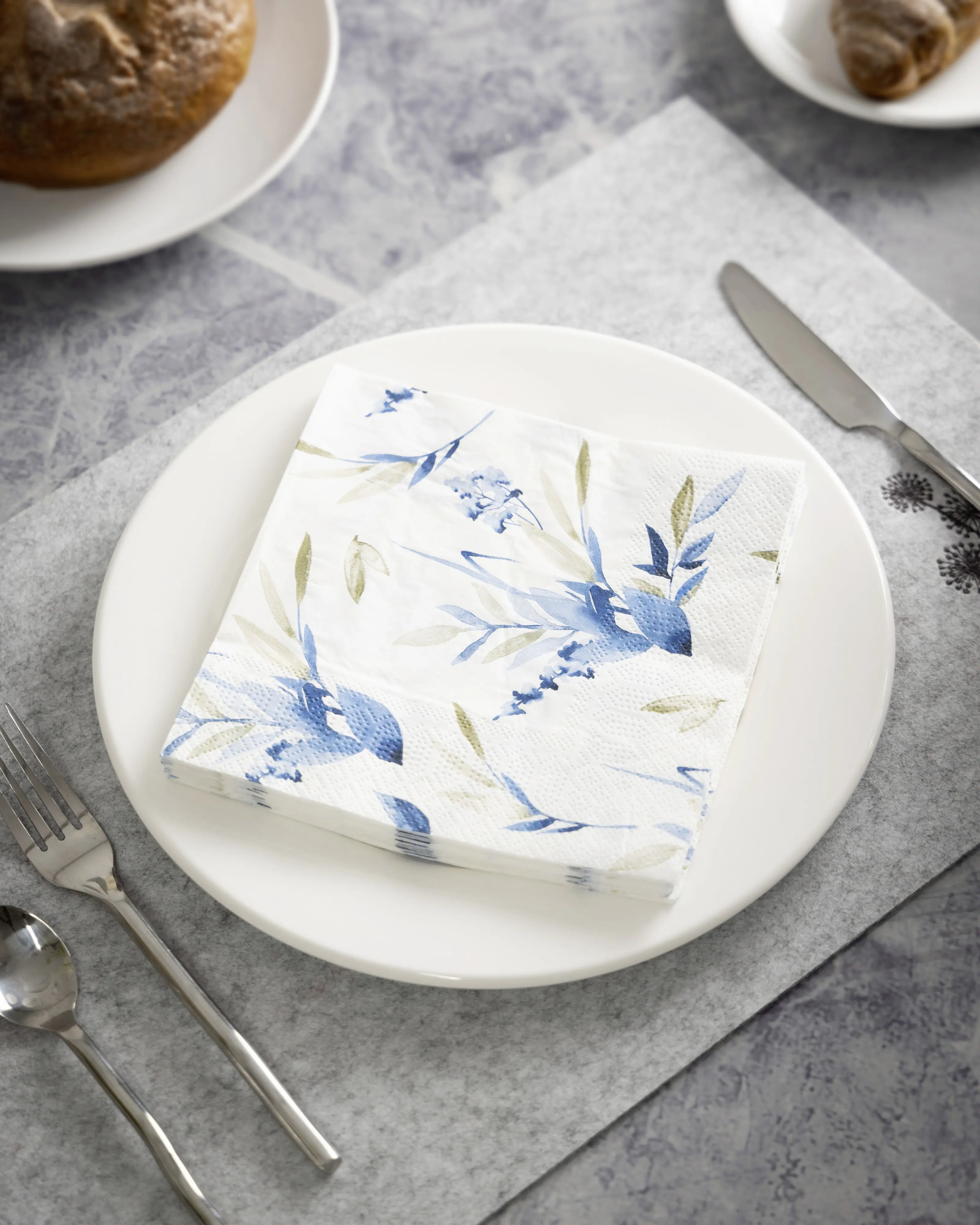 Eglo Servietten Blätter/Blüten Pasig 17 x 8 cm weiß blau- 20er Pack