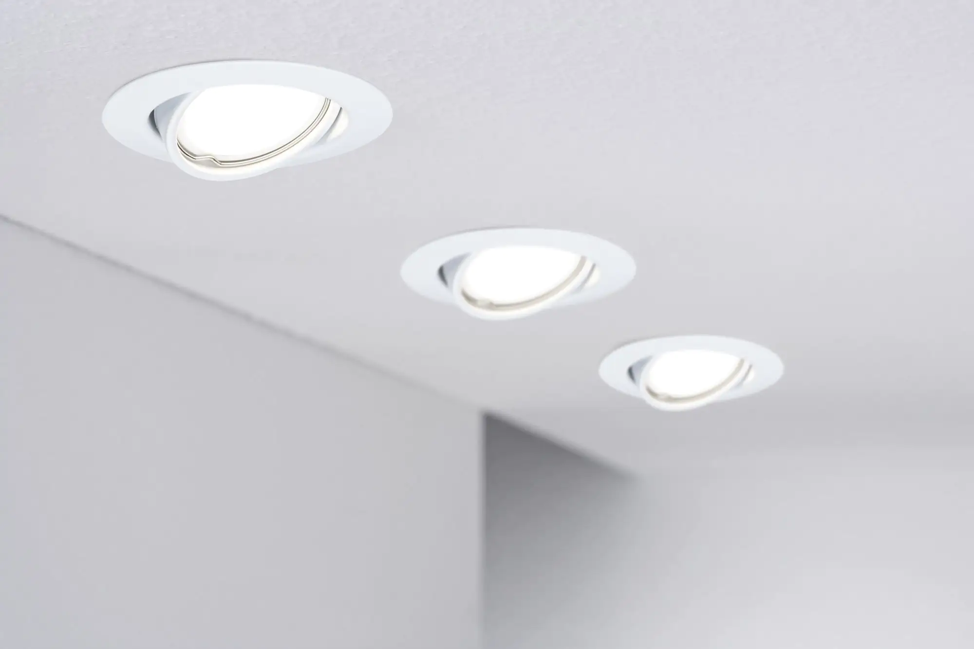 Paulmann LED Einbauleuchte Base weiß Ø 9 cm schwenkbar GU10, warmweiß Paulmann LED Einbauleuchte Base weiß Ø 9 cm schwenkbar GU10, warmweiß