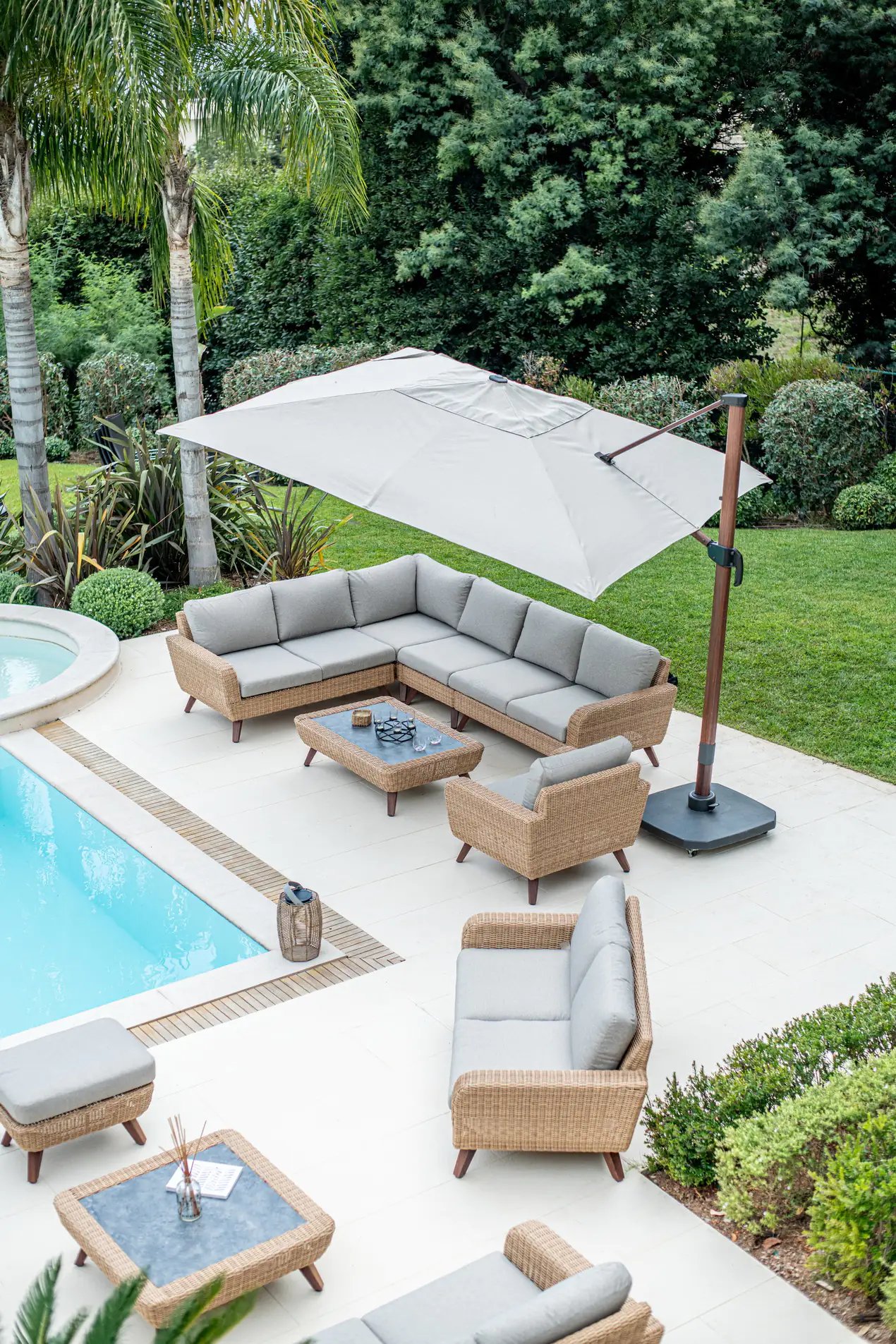 Schirmständer mit Rollen ca. 90 kg