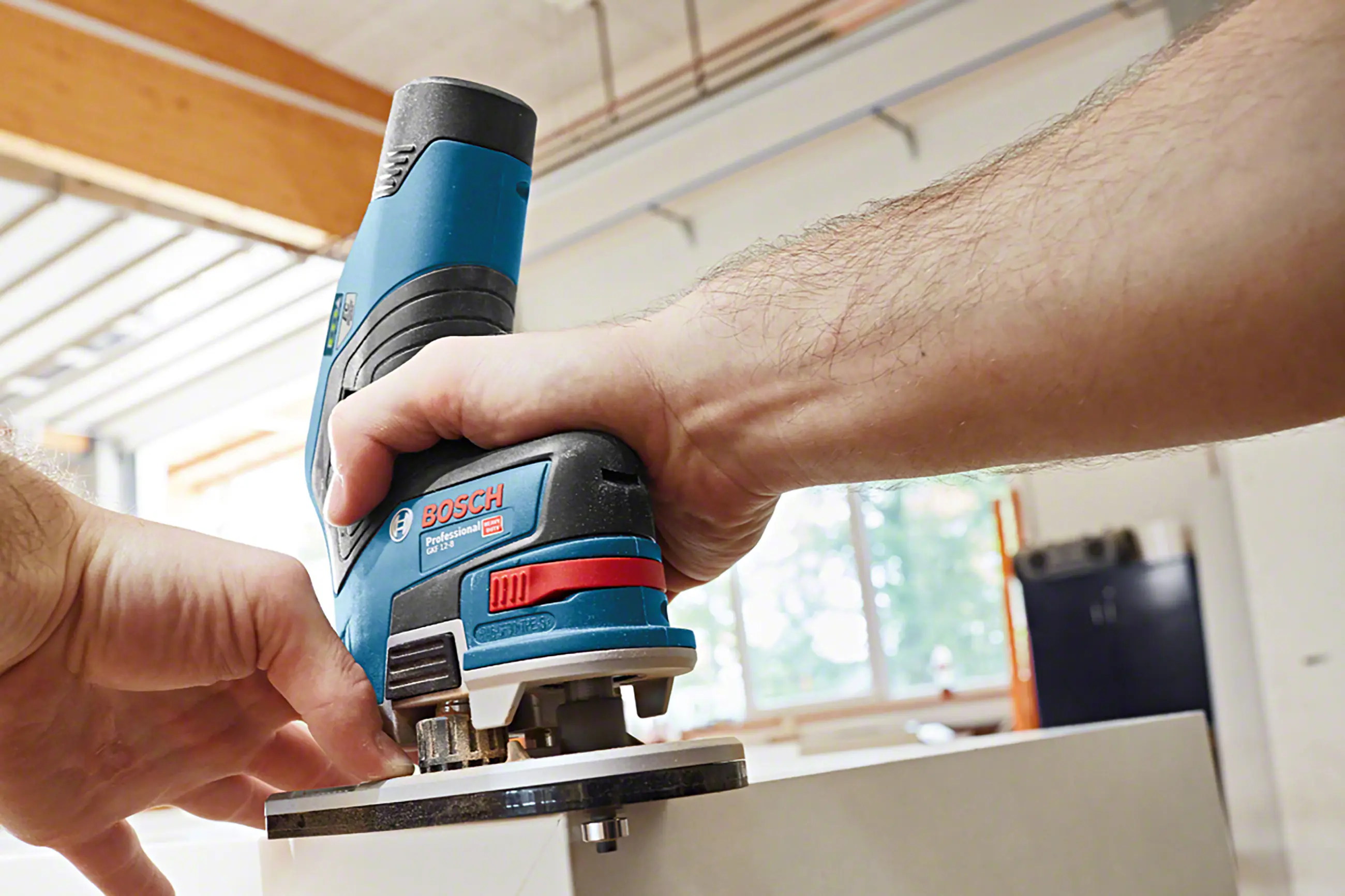 Bosch Professional Akku-Kantenfräse GKF 12V-8 Solo