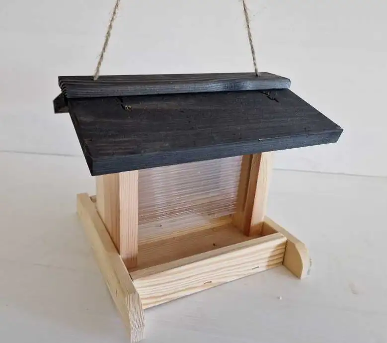 Vogelhaus Emma mit Plexiglasscheibe aus Holz natur