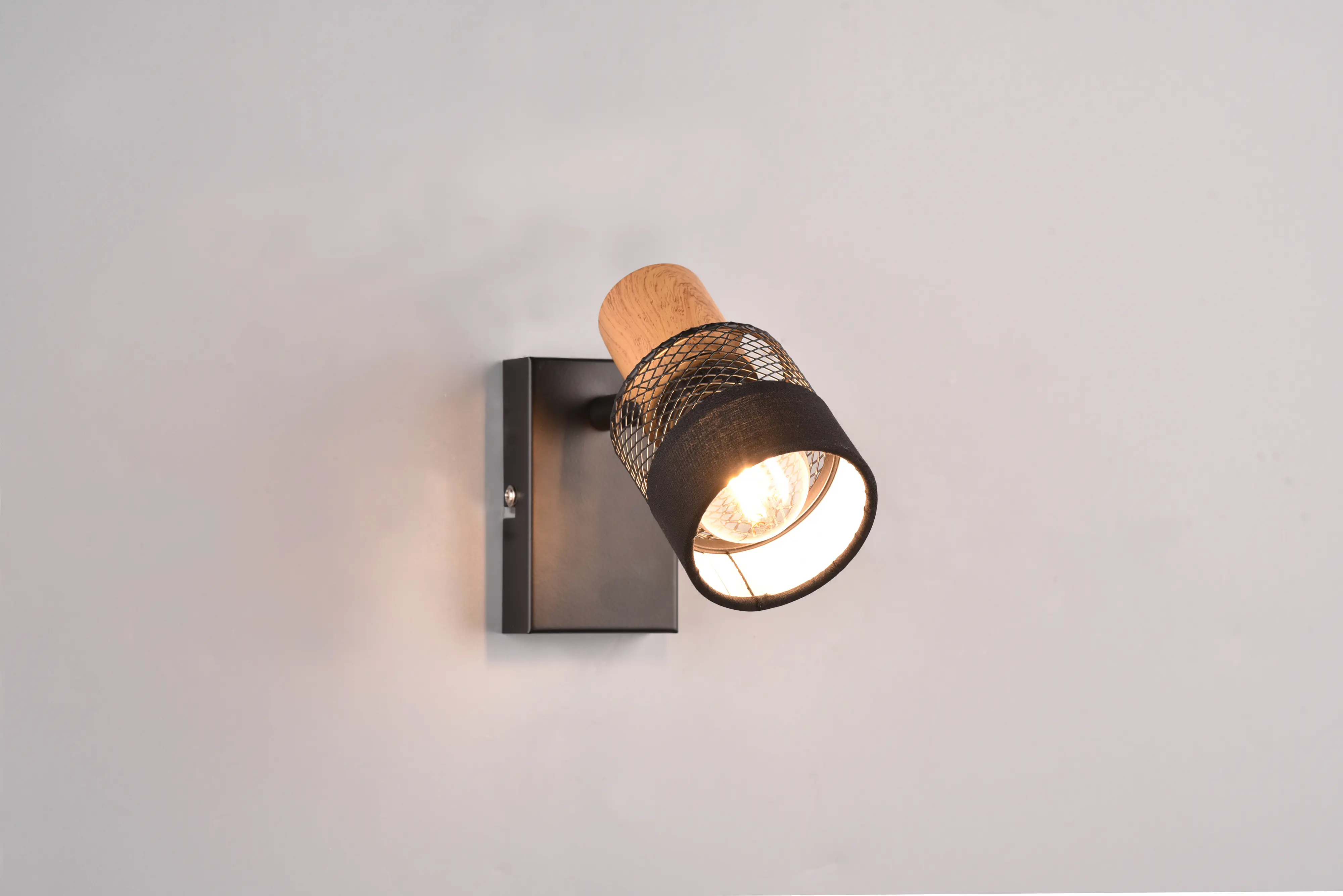 Trio Spot Nandini E14 schwarz, Metall, Holz Trio Spot Nandini E14 schwarz, Metall, Holz
