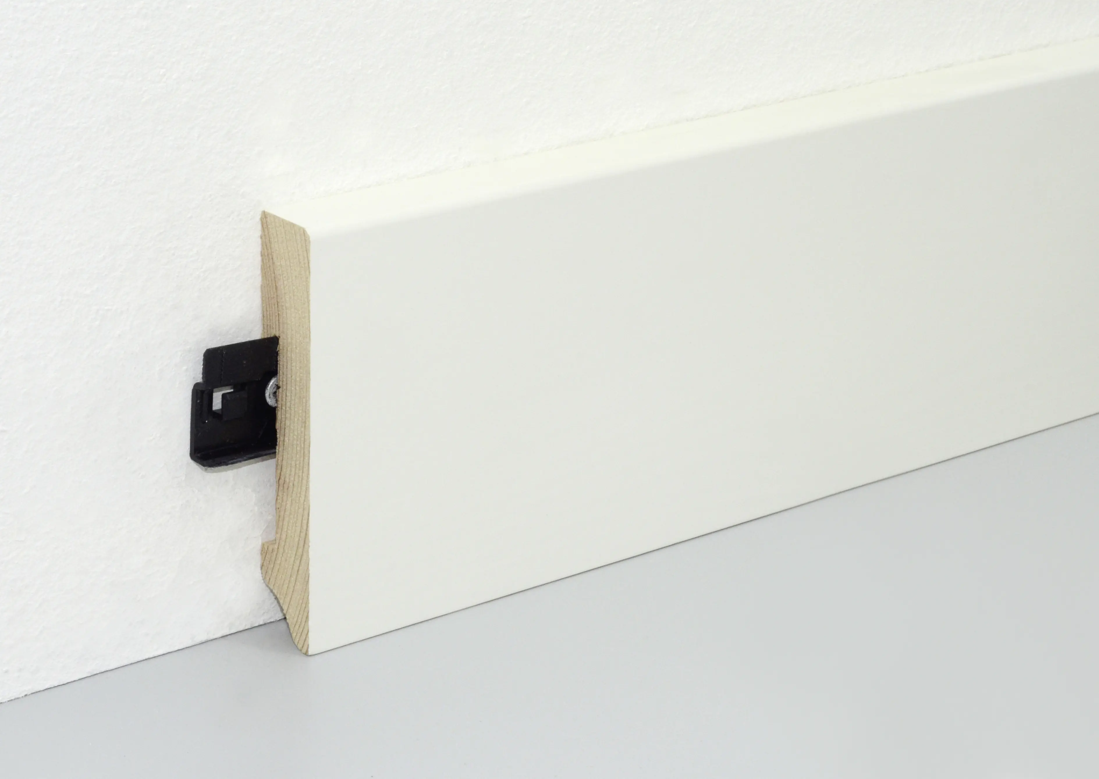 FN Neuhofer Fußleiste eckig 240 cm 96 x 18 mm Fichte/Kiefer weiß