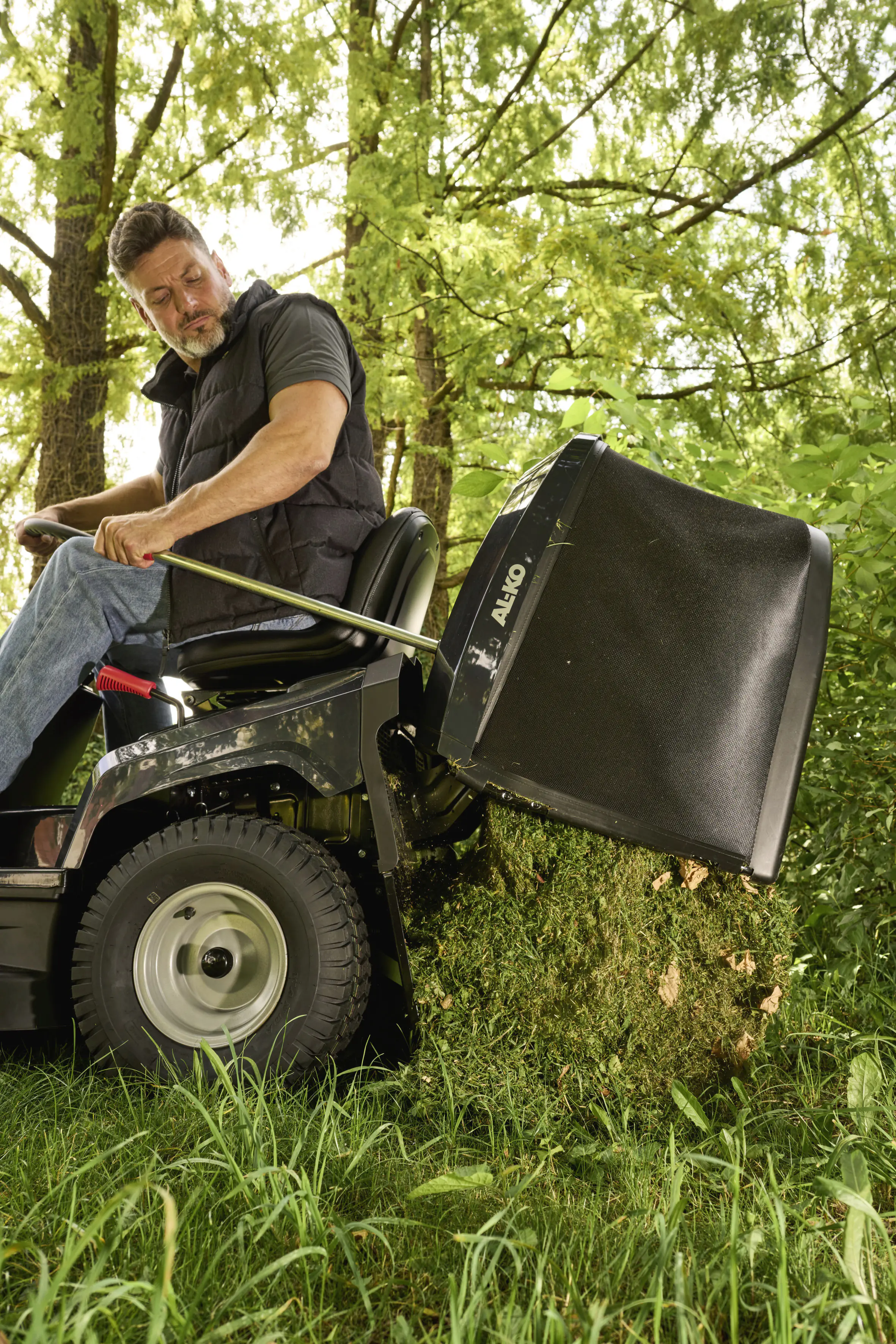 AL-KO Benzin-Rasentraktor Comfort 14-86.6 HD-A 8,8 kW - Schnittbreite 86 cm Heckauswurf