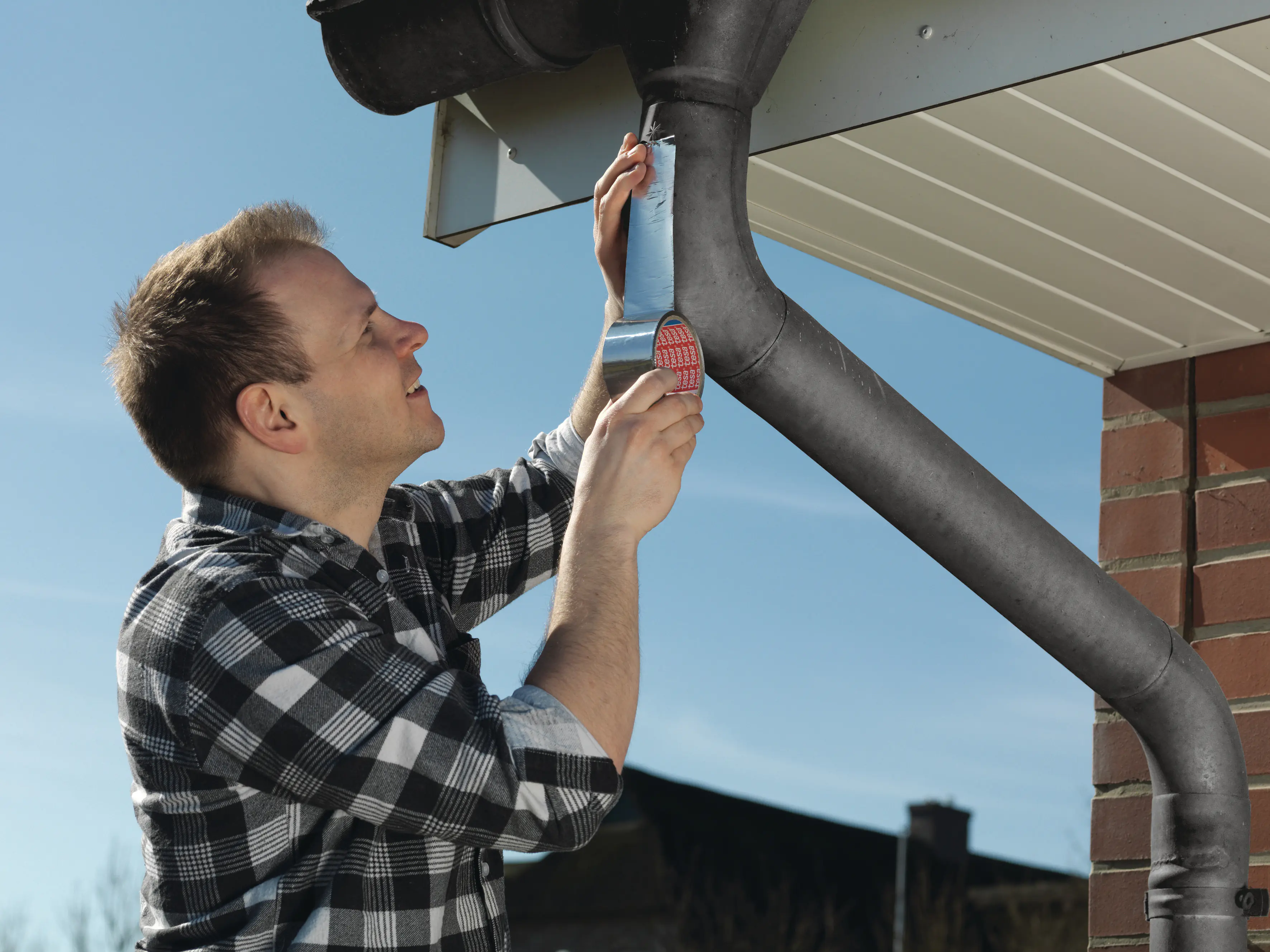 tesa Aluminium Tape 10 m x 50 mm tesa Aluminium Tape 10 m x 50 mm