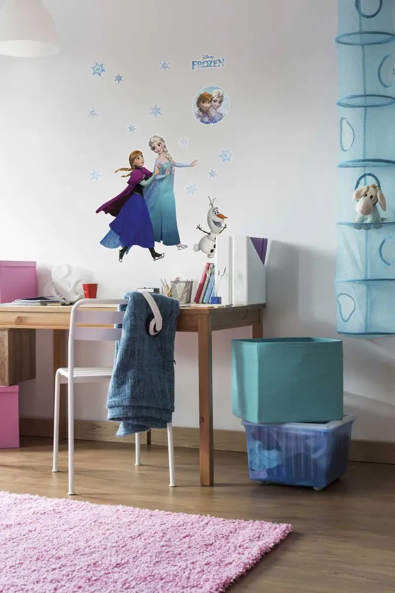 4036834340483_1 Komar Decosticker Anna & Elsa 50 x 70 cm