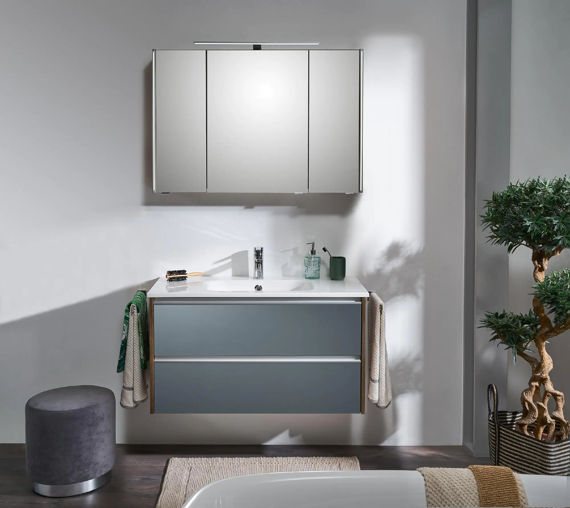 Pelipal Badmöbel-Set 6040 Stahlgrau/Eiche Ribbeck mit Mineralmarmor-Waschtisch + LED-Leuchte 103 cm