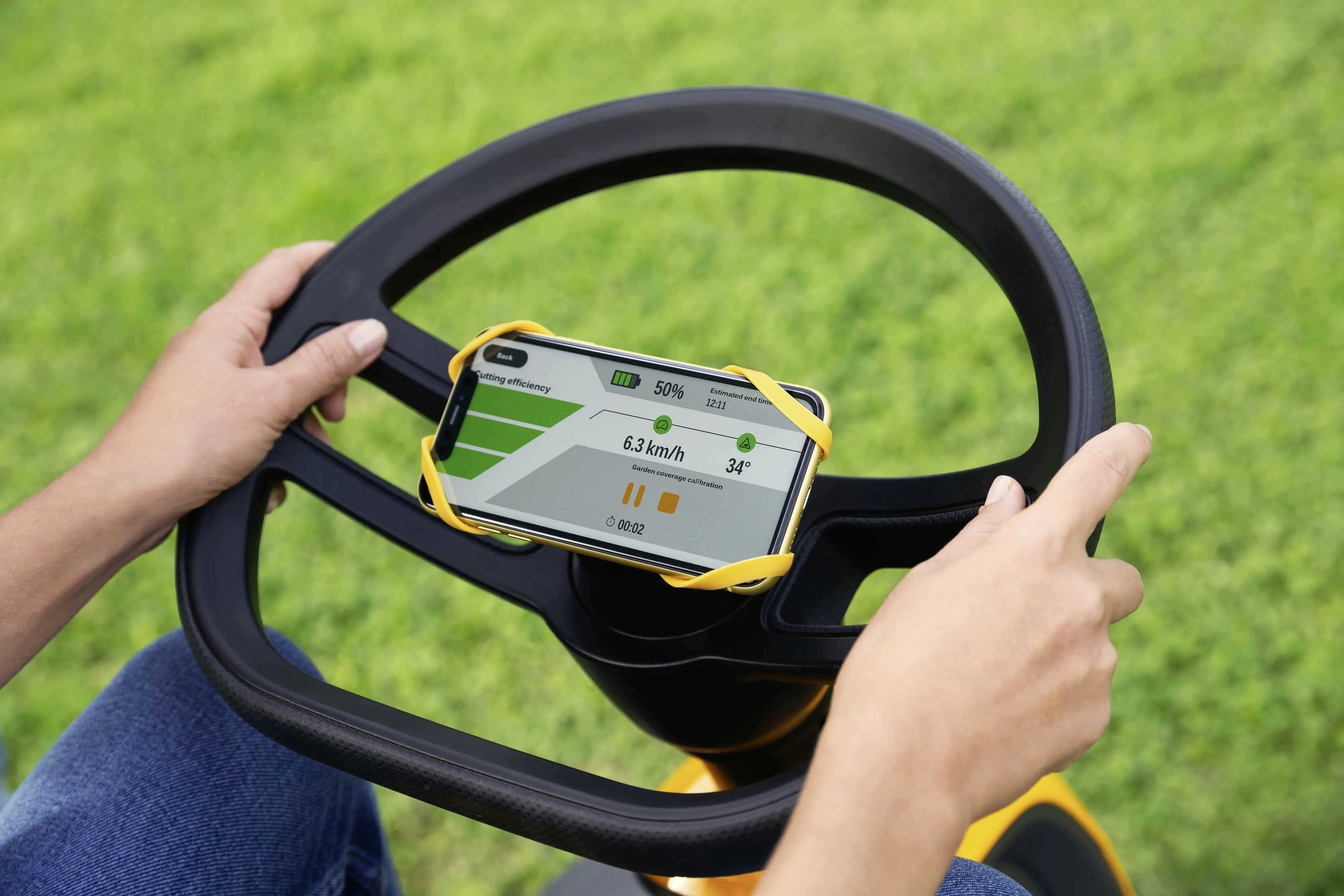 Stiga Akku-Rasentraktor Swift 372e, inkl. 4 Akkus (3x 7,5Ah und 1x 5Ah )/48V, 72 cm Schnittbreite Stiga Akku-Rasentraktor Swift 372e, inkl. 4 Akkus (3x 7,5Ah und 1x 5Ah )/48V, 72 cm Schnittbreite