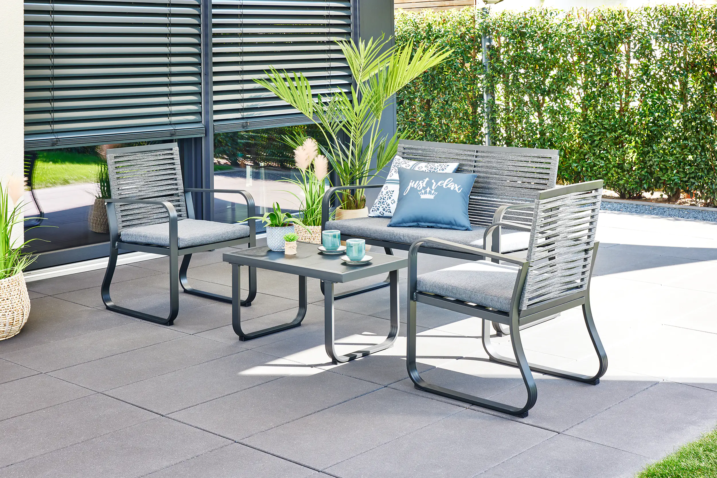4333692226677_01 TrendLine Lounge Set Bari