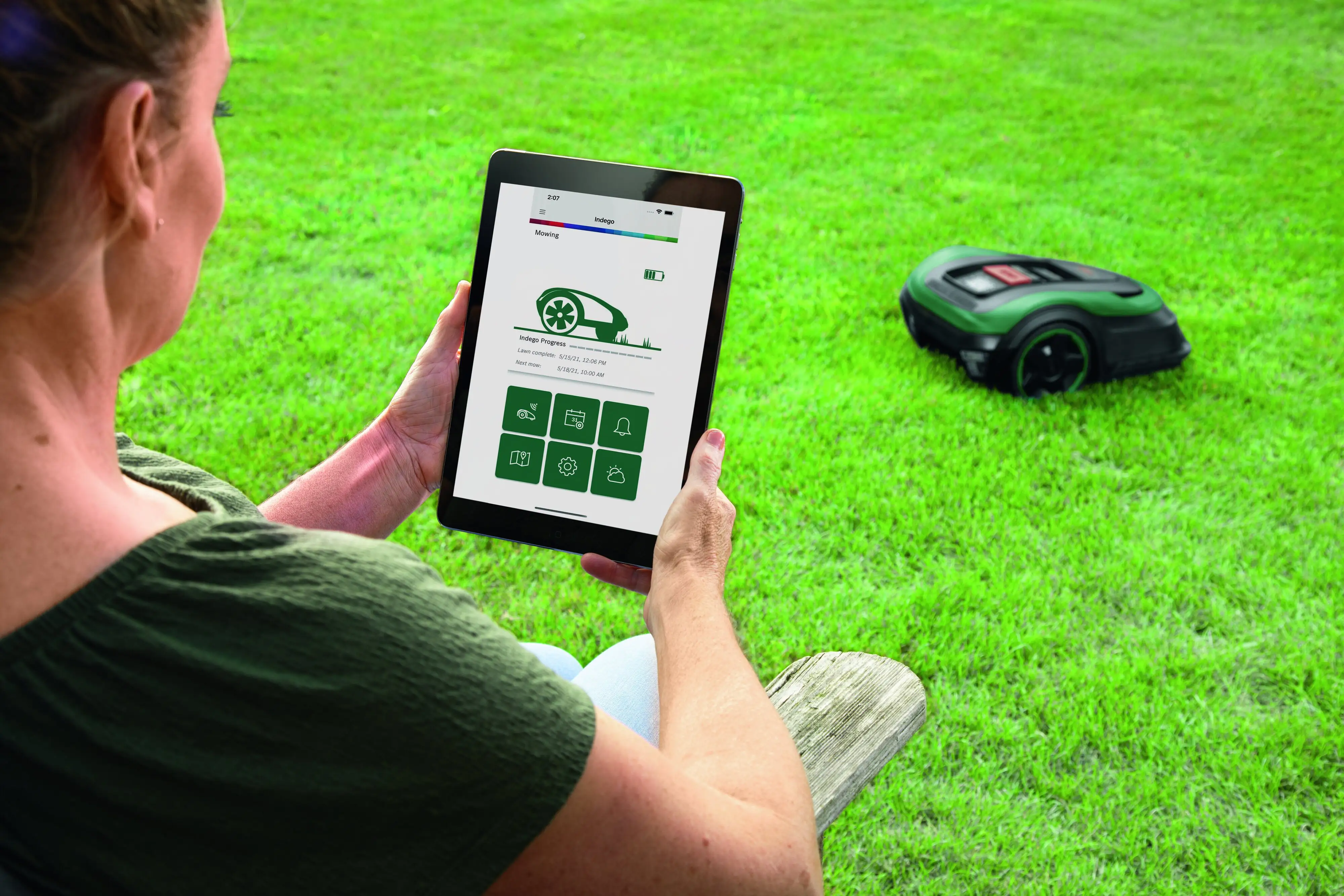Bosch Mähroboter Indego S+ 500 18V 2,5 Ah mit Akku & Ladestation Bosch Mähroboter Indego S+ 500 18V 2,5 Ah mit Akku & Ladestation