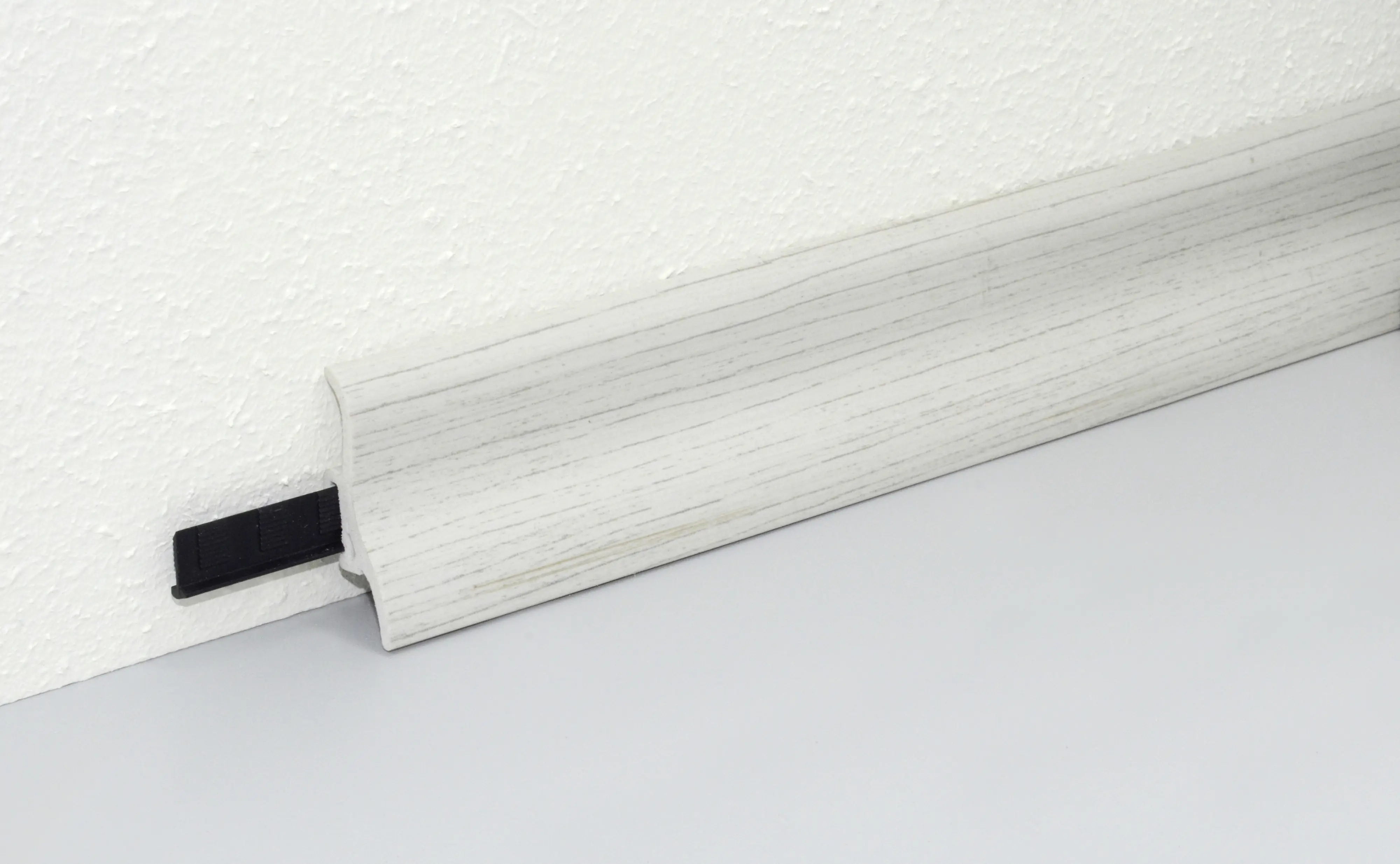 FN Neuhofer Fußleiste 250 cm 48 x 21 mm Perlgrau