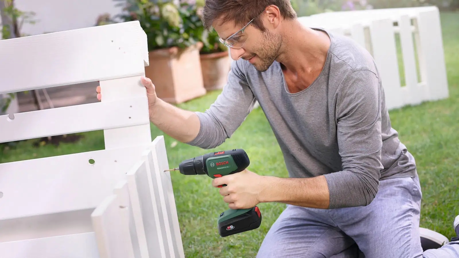 Bosch Akku-Bohrschrauber UniversalDrill 18 V 1,5 Ah mit Akku & Ladegerät Bosch Akku-Bohrschrauber UniversalDrill 18 V 1,5 Ah mit Akku & Ladegerät