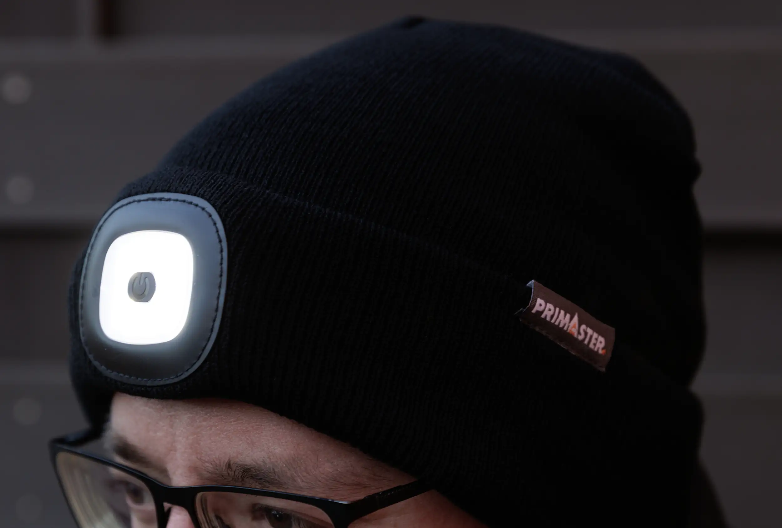 Primaster Mütze Beanie mit LED-Licht laden per USB Primaster Mütze Beanie mit LED-Licht laden per USB