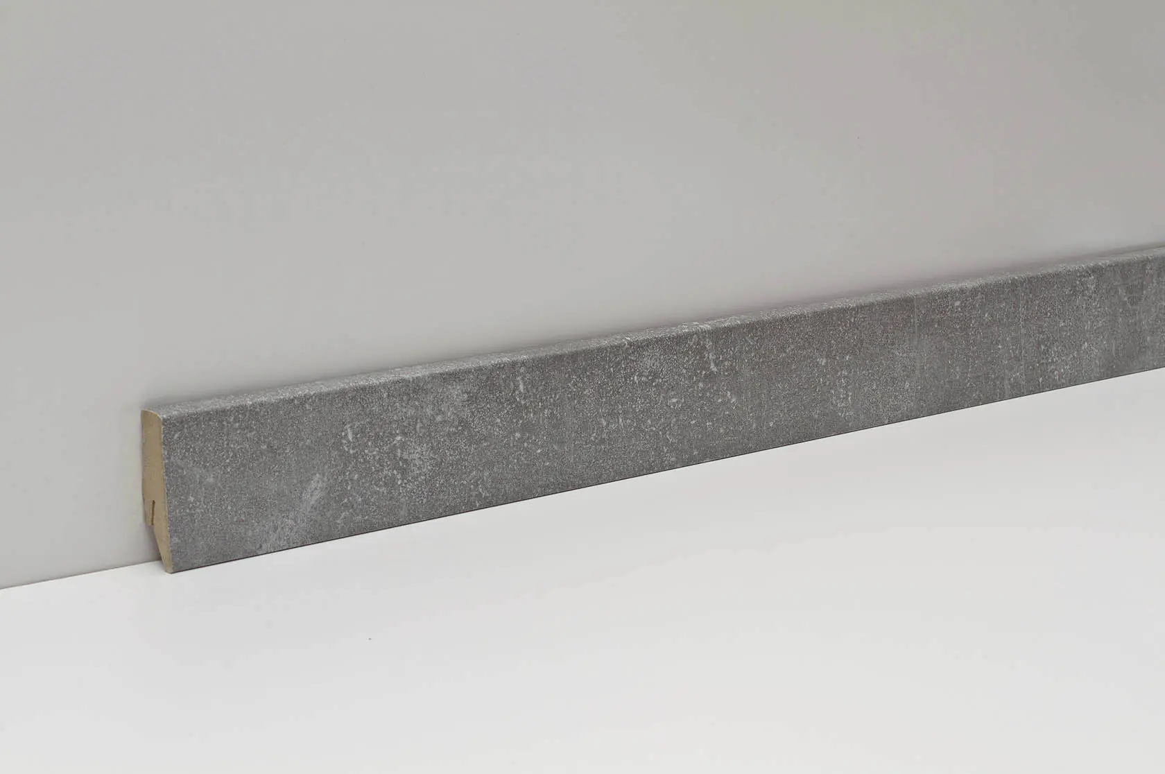 Classen Clip-Fußleiste 240 cm 58 x 19 mm Industrial grau Classen Clip-Fußleiste 240 cm 58 x 19 mm Industrial grau
