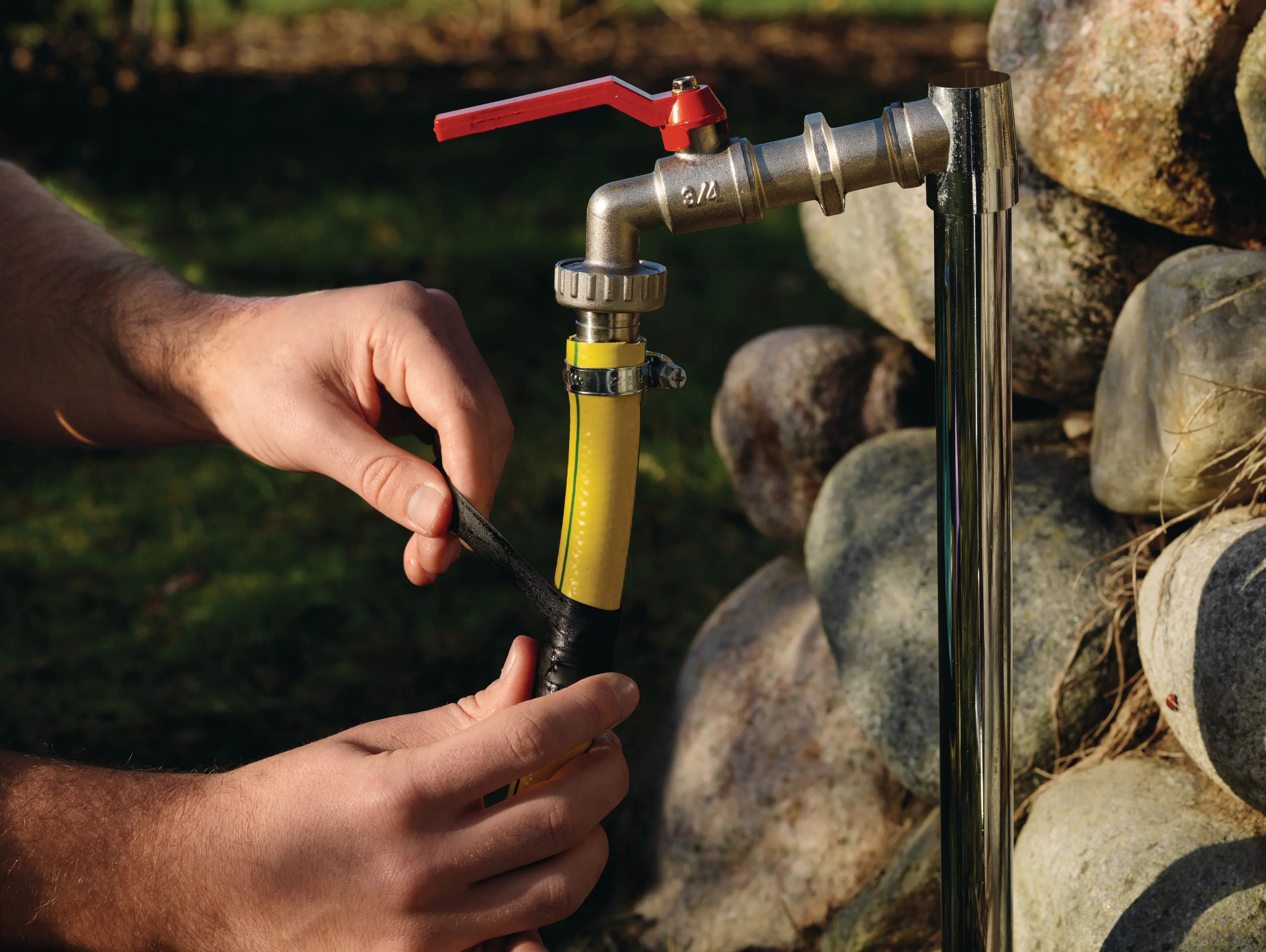 tesa Extreme Repair Reparaturband 2,5 m x 19 mm, schwarz tesa Extreme Repair Reparaturband 2,5 m x 19 mm, schwarz