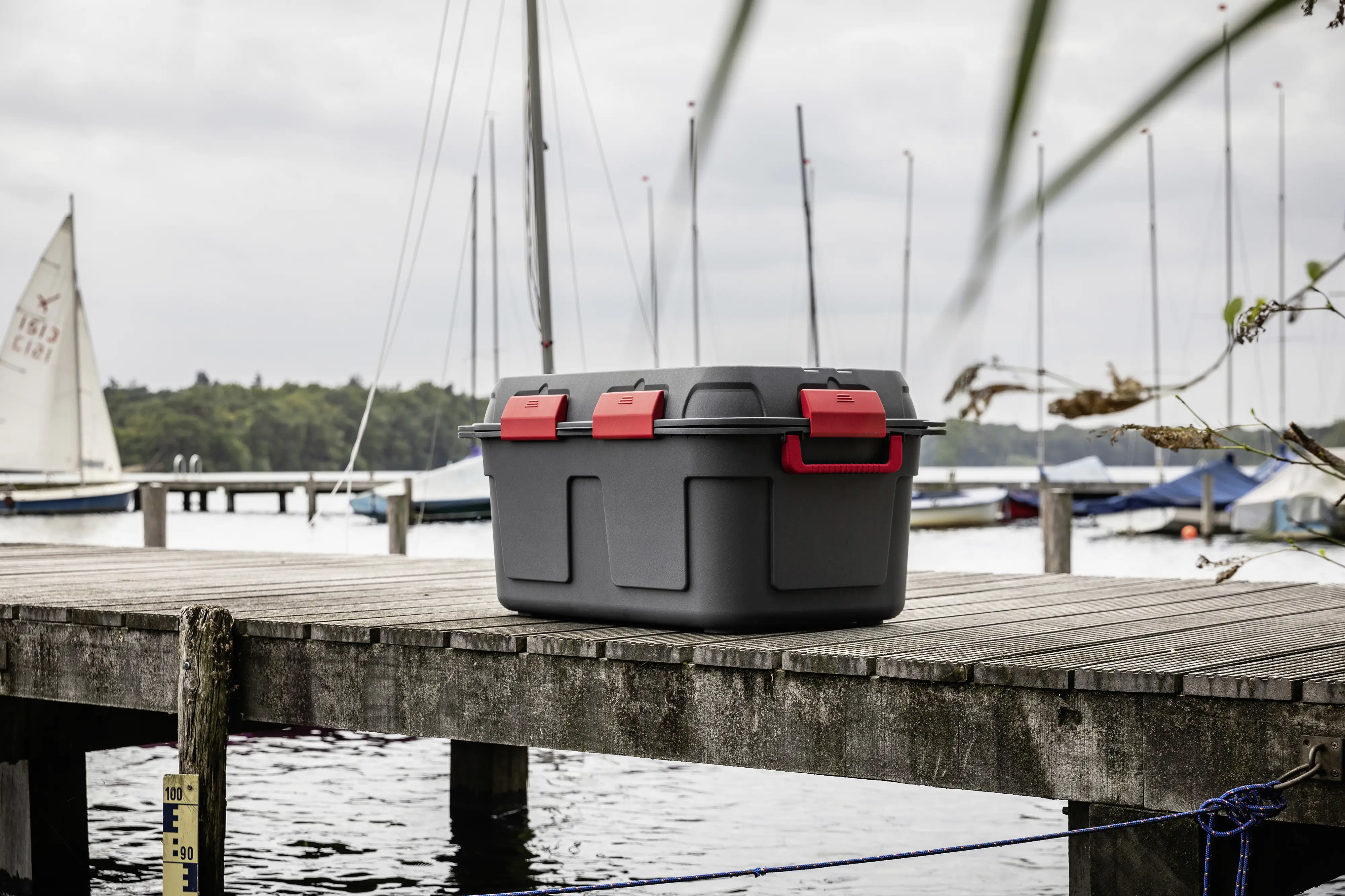 Sunware Aufbewahrungsbox Q-Line wasserdicht 130 L anthrazit/rot