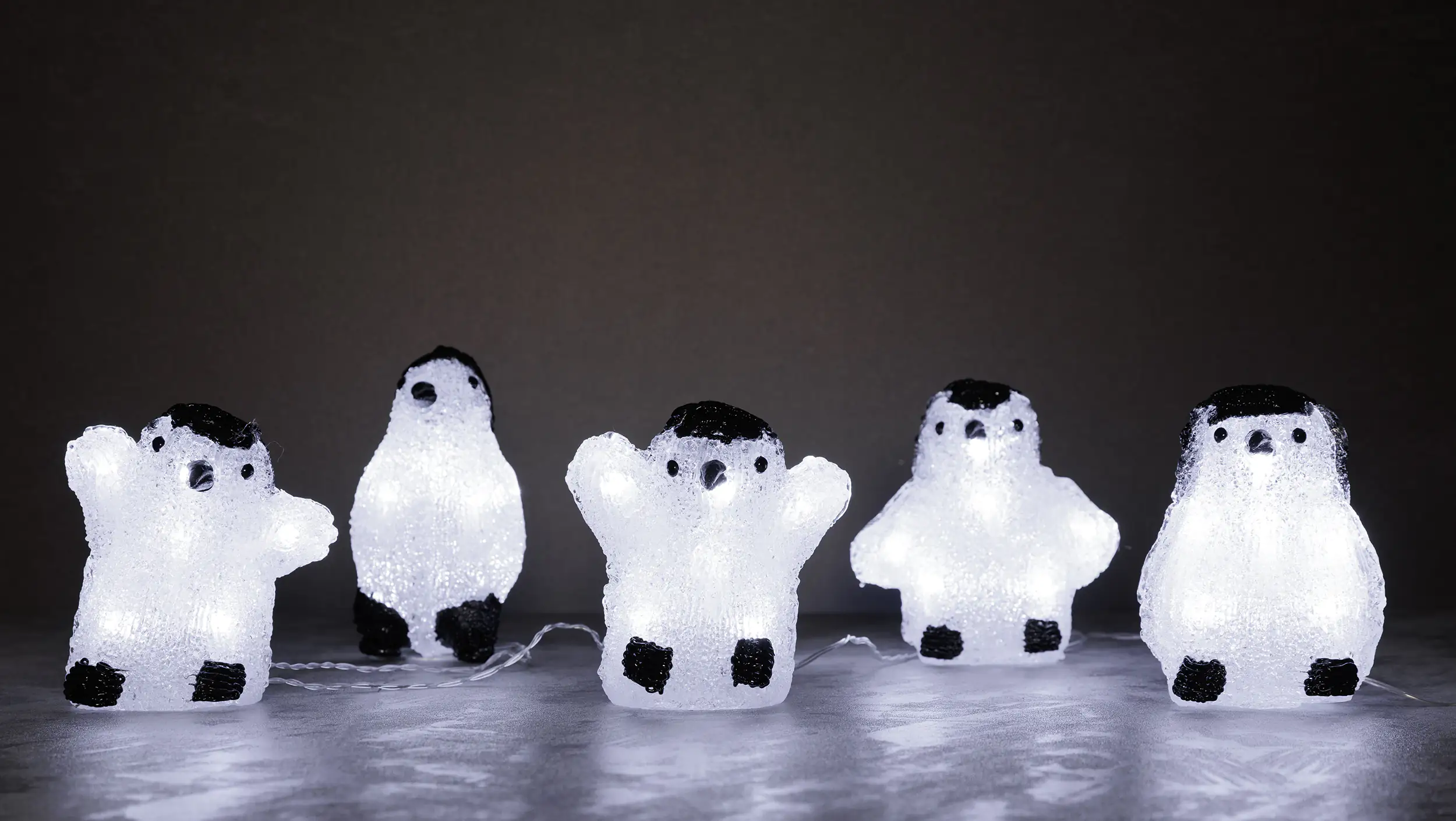 TrendLine LED Acrylfiguren Pinguin 5 Stück 13 cm kaltweiß Außen mit Timer
