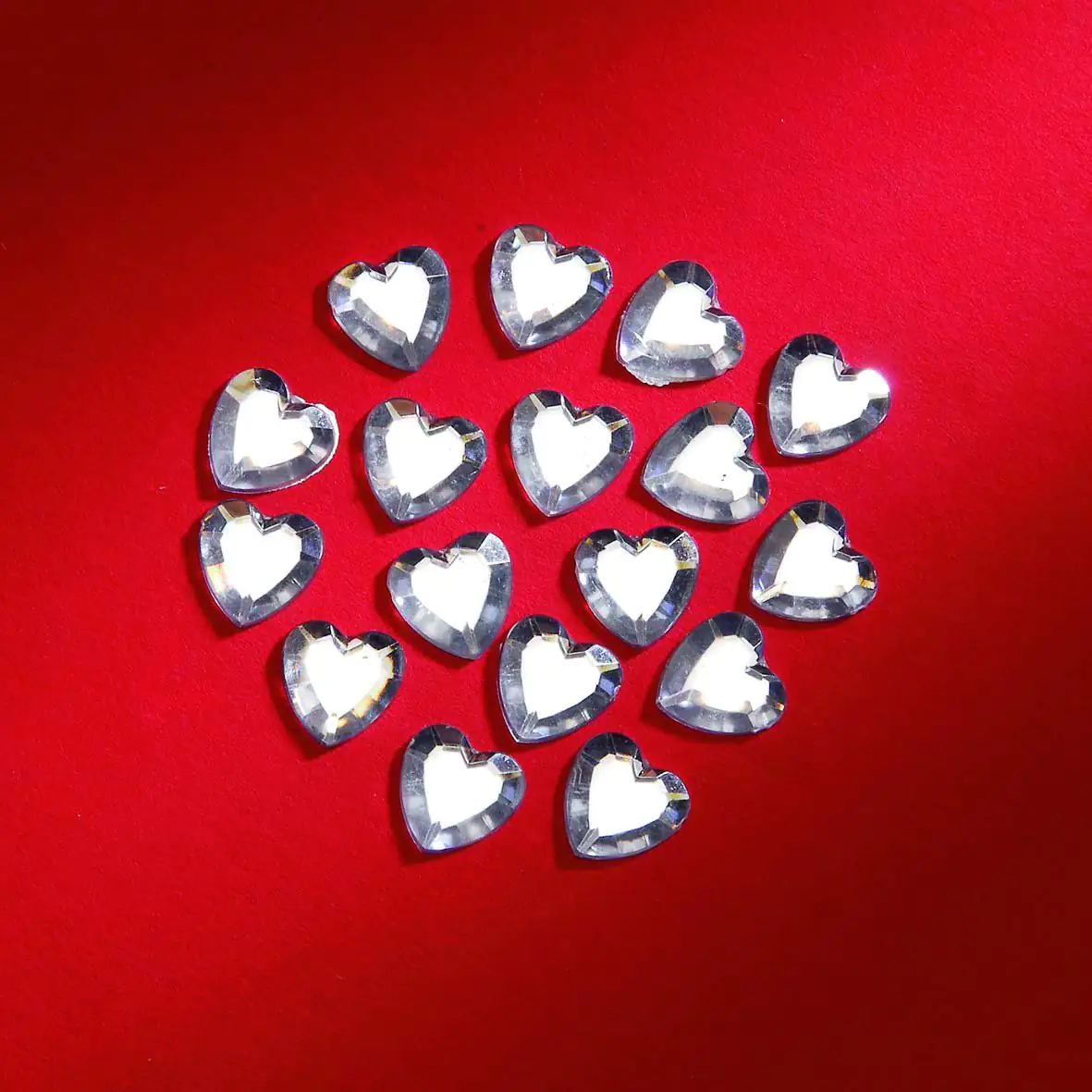 7610877370286 Glorex Dekosteine Herzen, 12 mm, 75 Stück