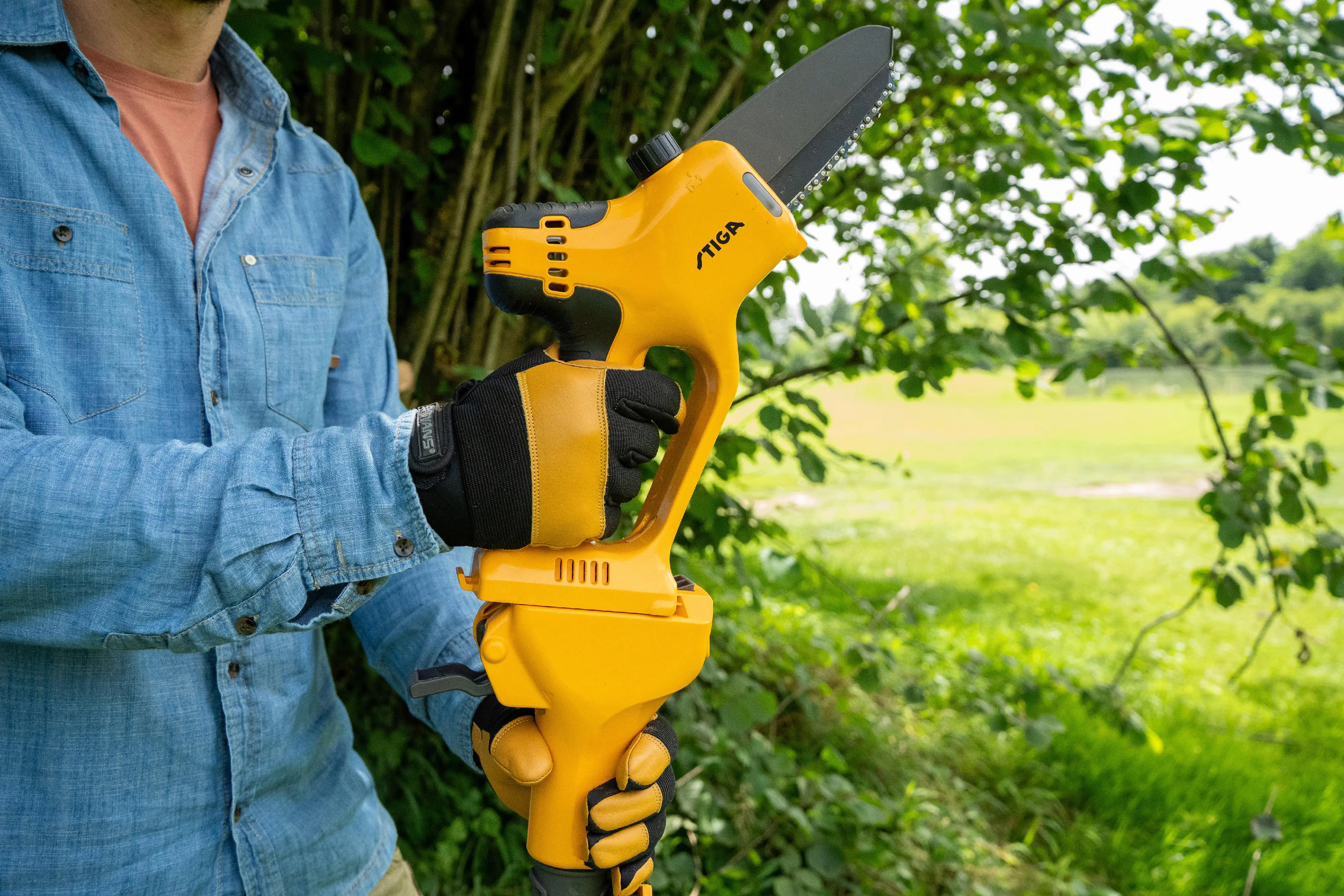 Stiga Akku Gehölzschneider PR 100e 20 V 13 cm Schwertlänge inkl. Li-Ionen 2,0 Ah Akku & Ladegerät Stiga Akku Gehölzschneider PR 100e 20 V 13 cm Schwertlänge inkl. Li-Ionen 2,0 Ah Akku & Ladegerät