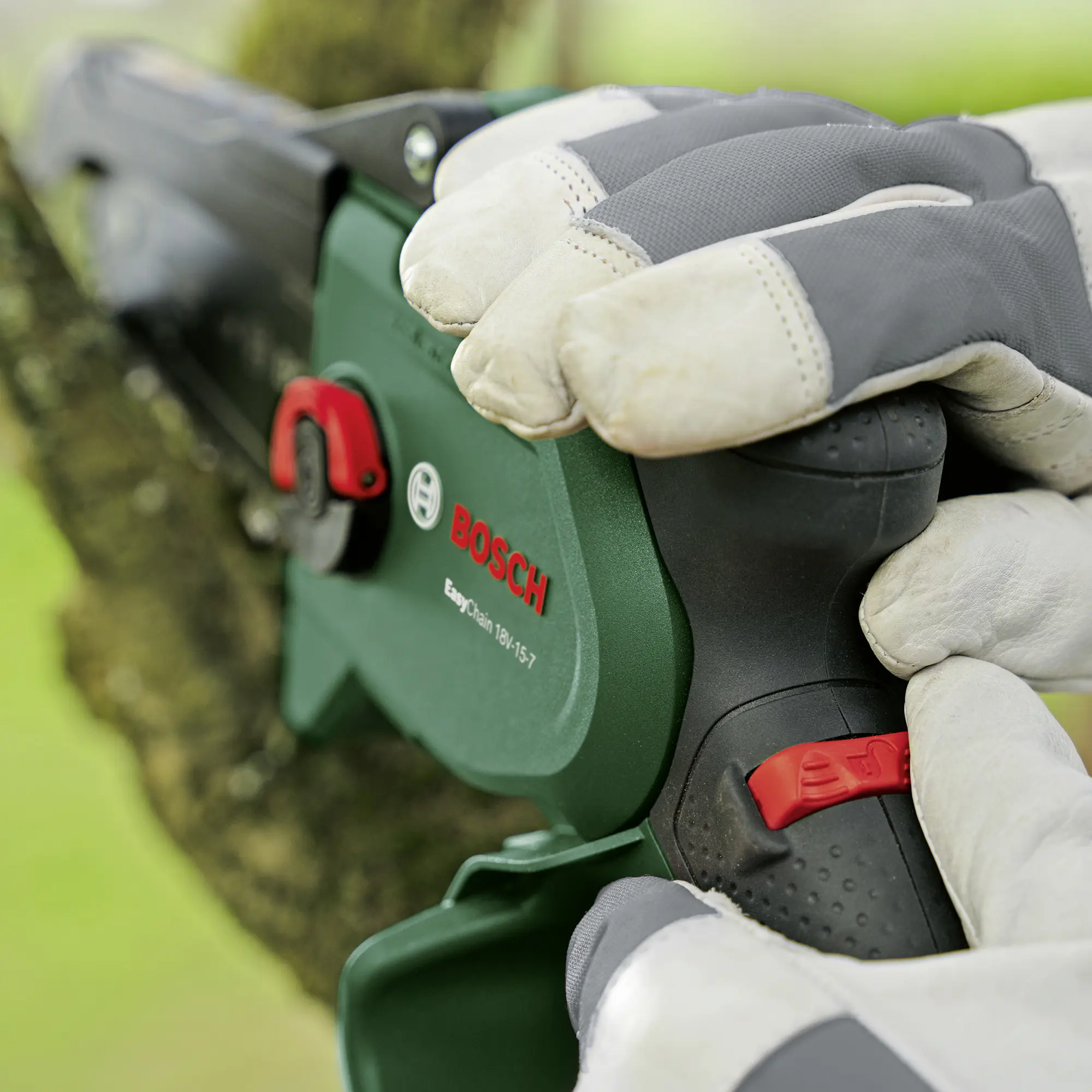 Bosch Akku-Kettensäge EasyChain 18V Solo