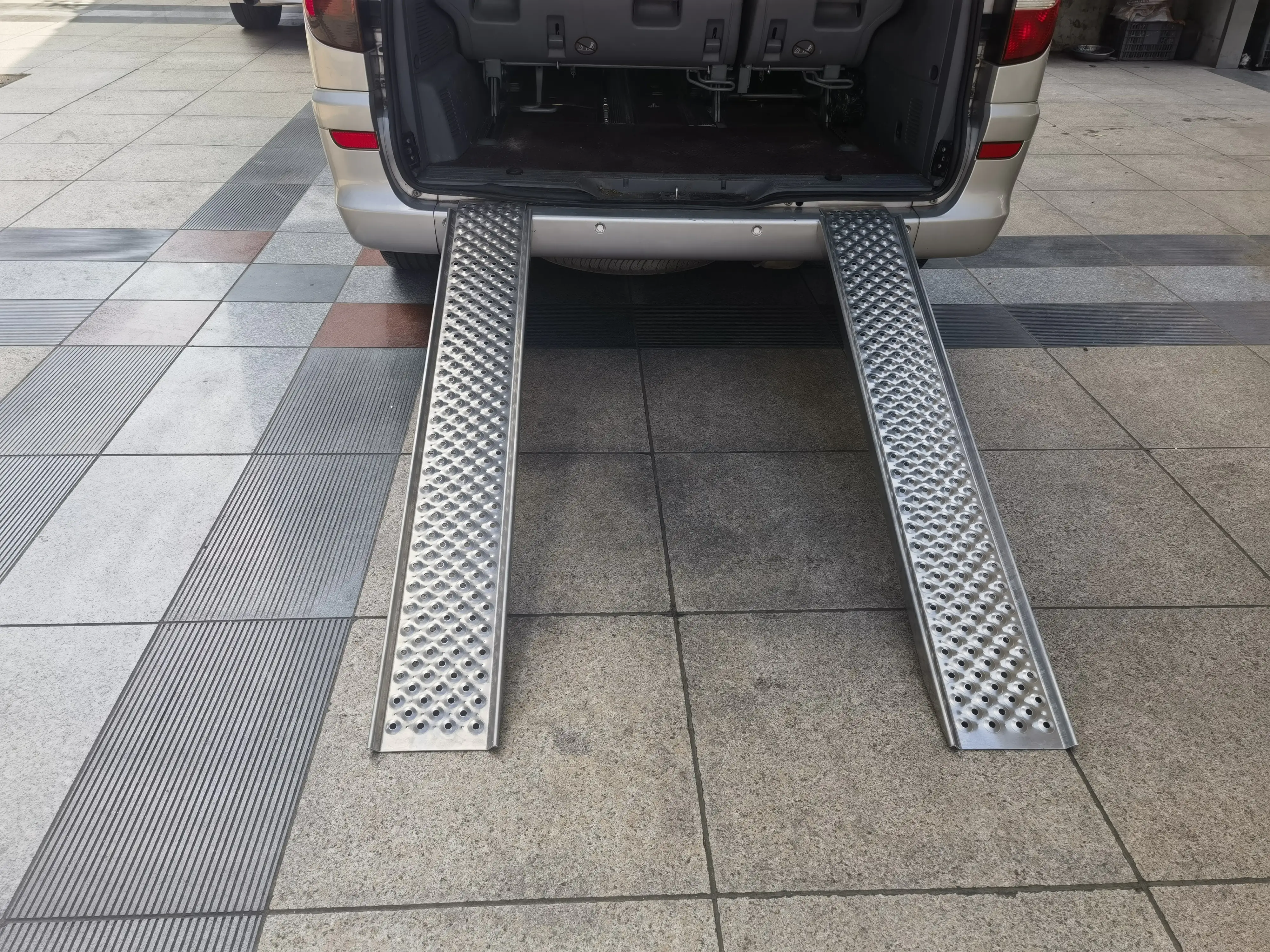 TrendLine Auffahrrampen mit Rand 2 Stück