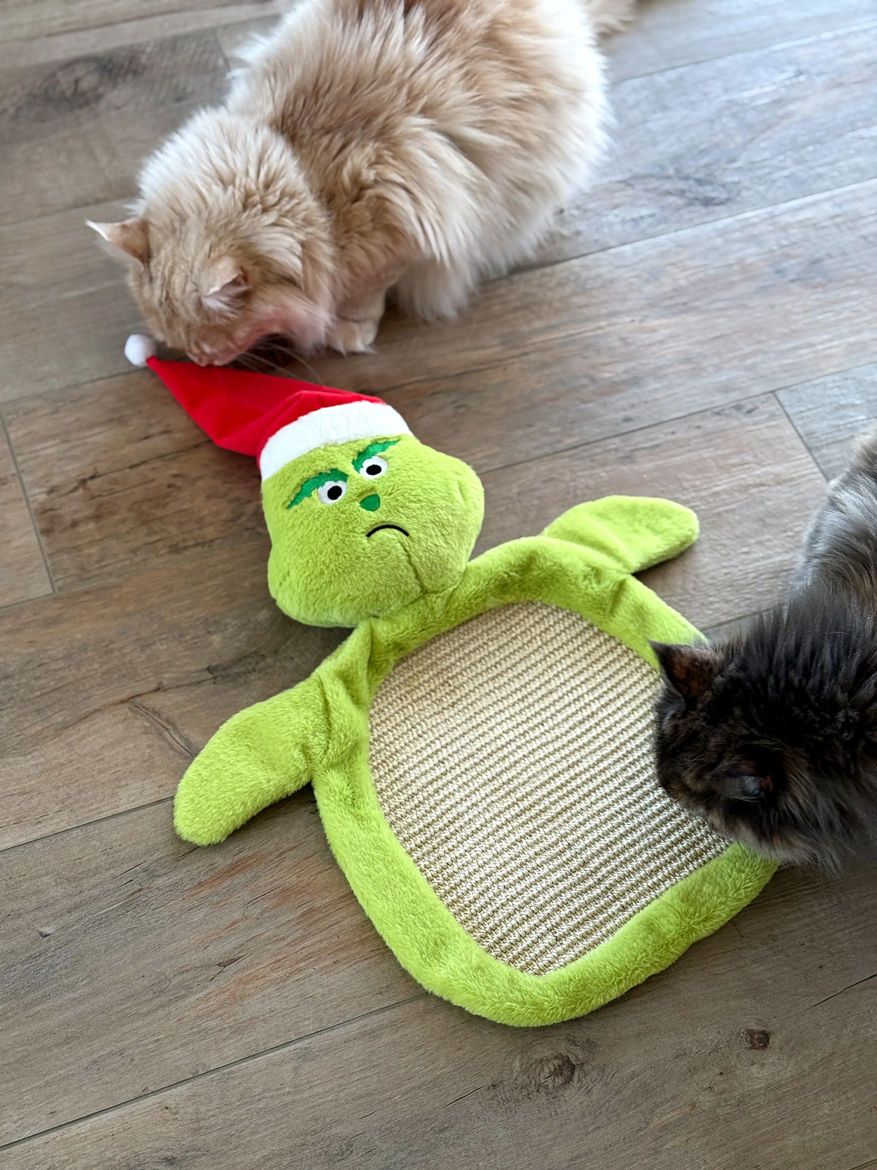 Aumüller Katzenspielzeug Weihnachtsmuffel Kratzmatte 58 cm grün Aumüller Katzenspielzeug Weihnachtsmuffel Kratzmatte 58 cm grün