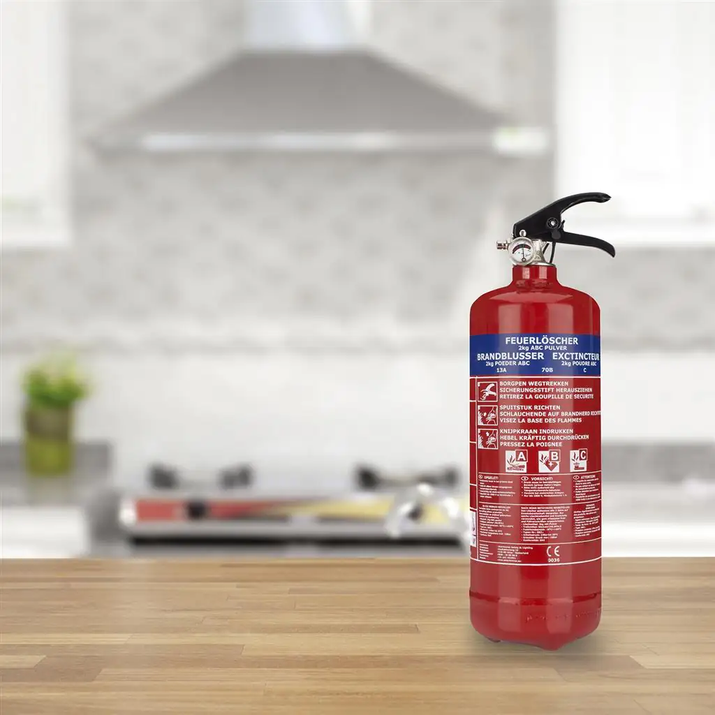 Smartwares Feuerlöscher BB2 2 kg - für AB Brände, mit Halterung Manometer Smartwares Feuerlöscher BB2 2 kg - für AB Brände, mit Halterung Manometer