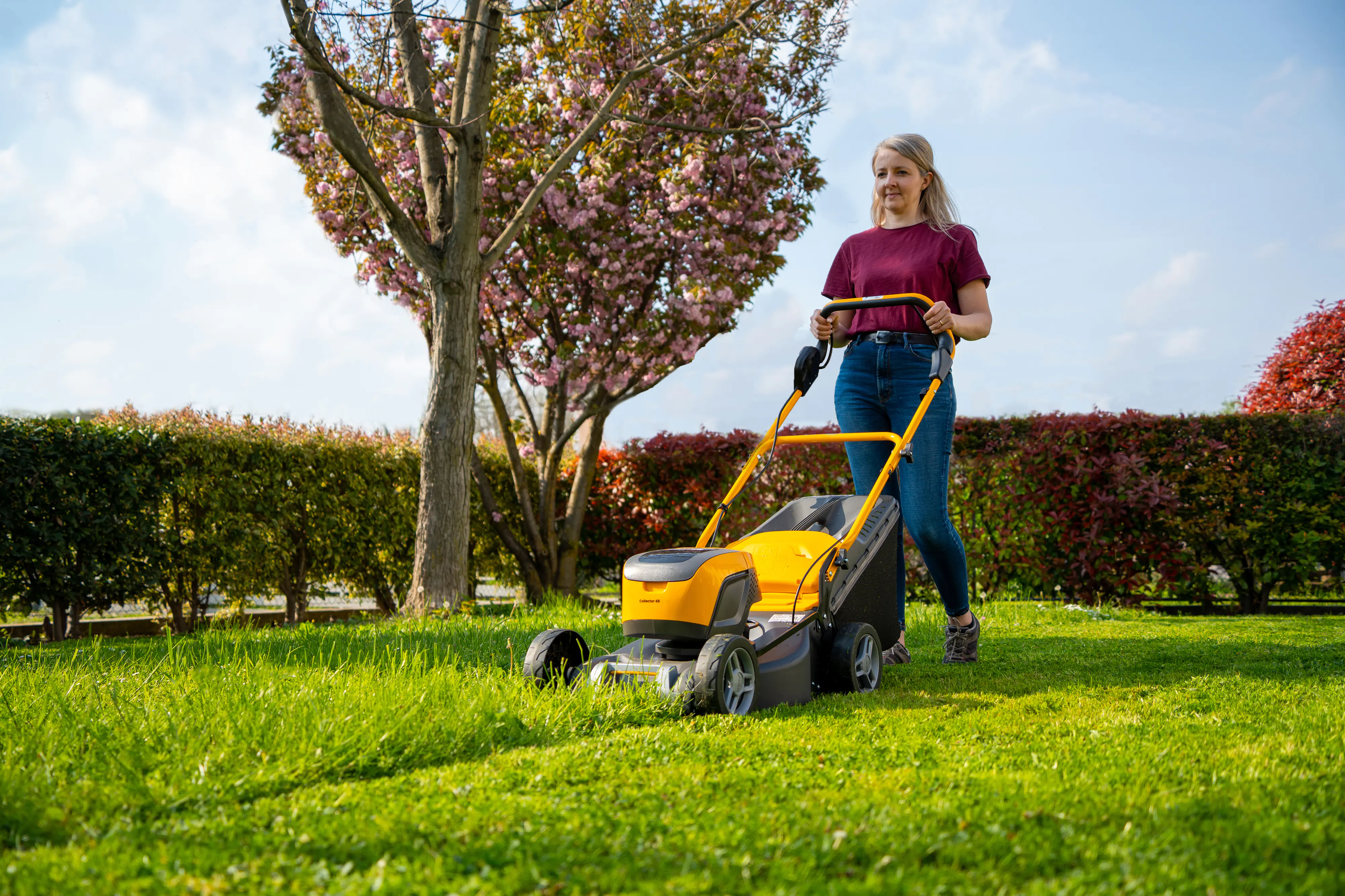Stiga Akku-Rasenmäher Collector 48 AE 46 cm Schnittbreite inkl. 4 Ah Akku u. Ladegerät Stiga Akku-Rasenmäher Collector 48 AE 46 cm Schnittbreite inkl. 4 Ah Akku u. Ladegerät