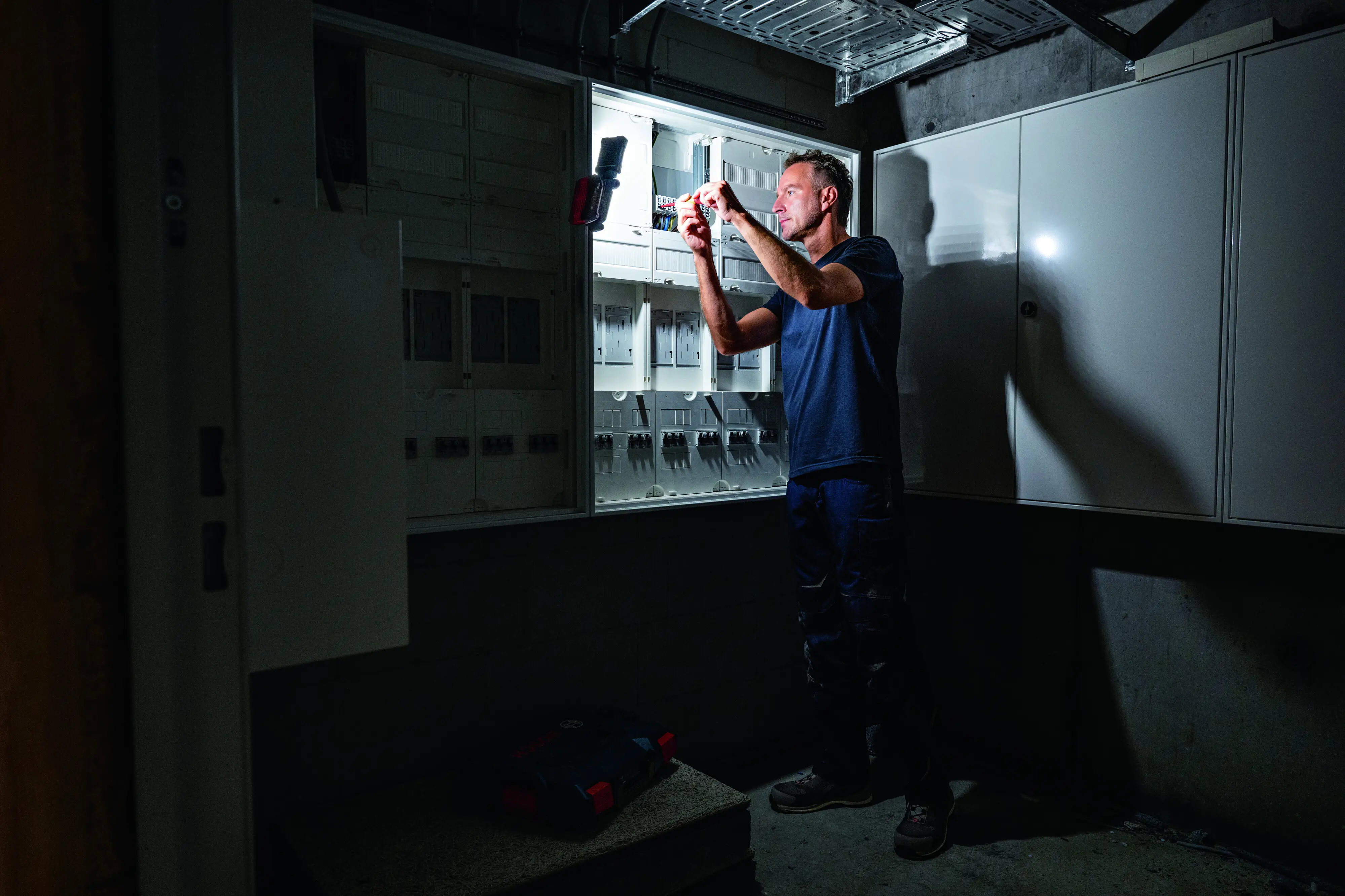 Bosch Professional Akku-Leuchte GLI 18V-800 , ohne Akku und Ladegerät Bosch Professional Akku-Leuchte GLI 18V-800 , ohne Akku und Ladegerät