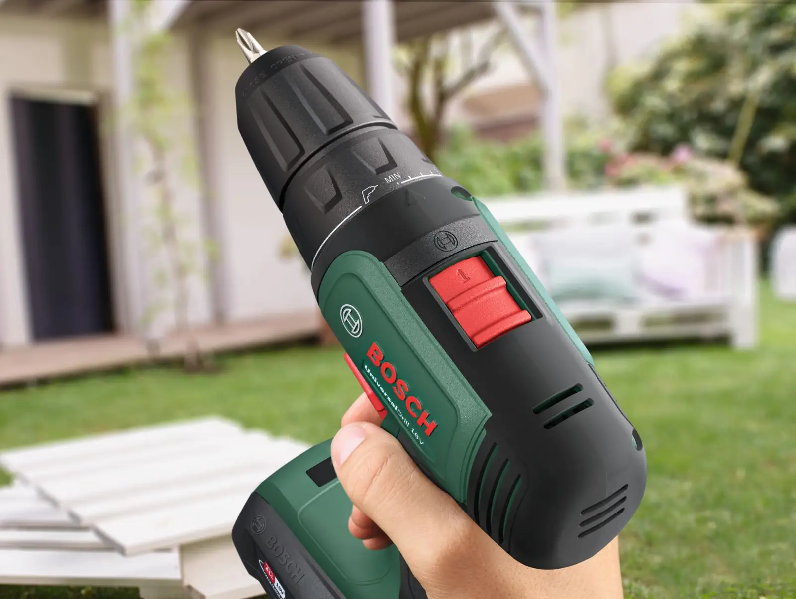 Bosch Akku-Bohrschrauber UniversalDrill 18 V 1,5 Ah mit Akku & Ladegerät Bosch Akku-Bohrschrauber UniversalDrill 18 V 1,5 Ah mit Akku & Ladegerät