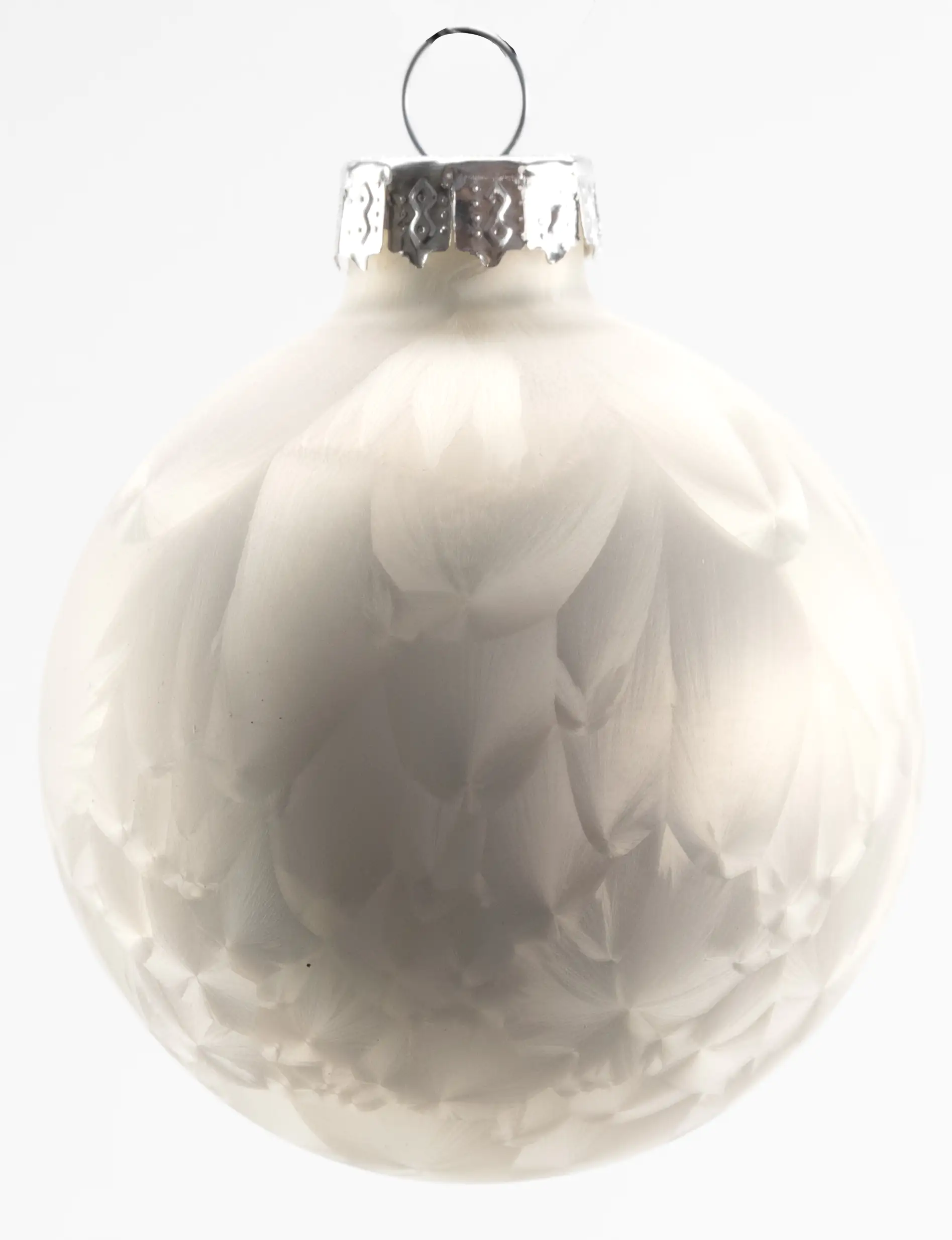 4333692538466_02 TrendLine Weihnachtskugeln aus Glas Ø 6 cm weiß-silber 20 Stück