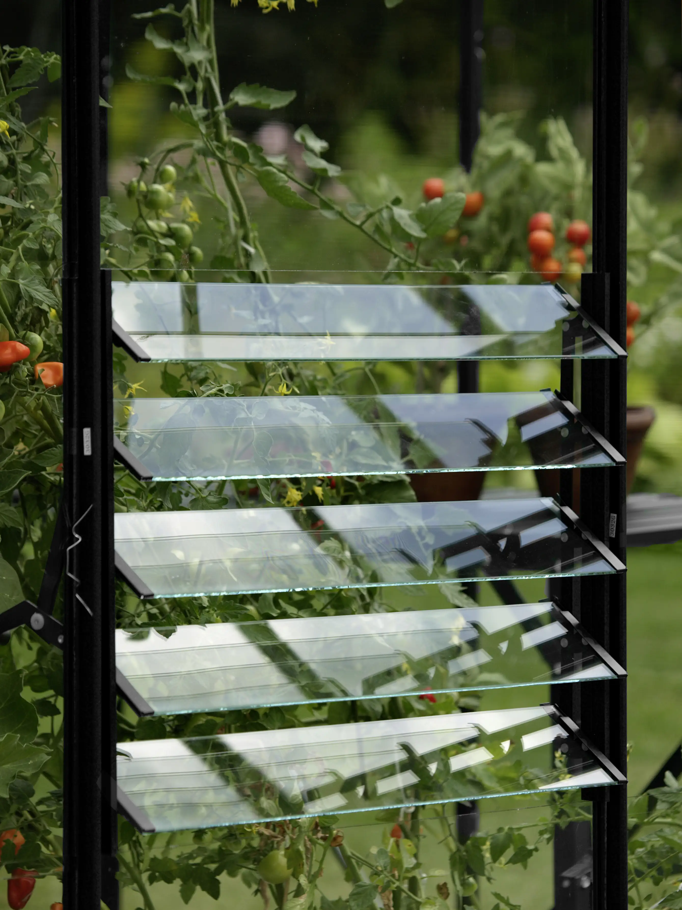 Vitavia Lamellen-Wandfenster 61 x 45 cm schwarz Vitavia Lamellen-Wandfenster 61 x 45 cm schwarz