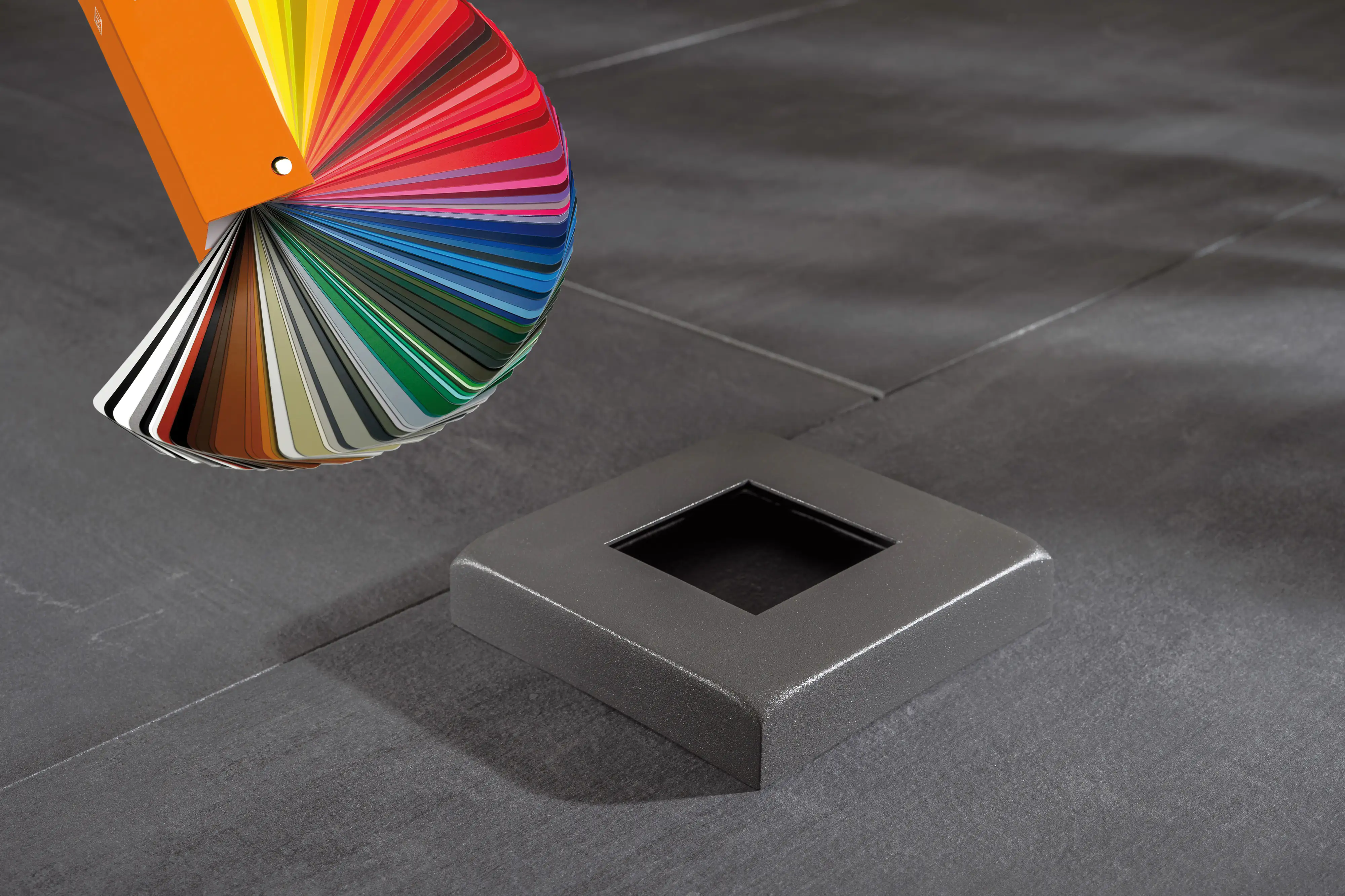 Ambiente Aluminium-Abdeckkappe 145 x 145 x 28 mm, RAL Wunschfarbe