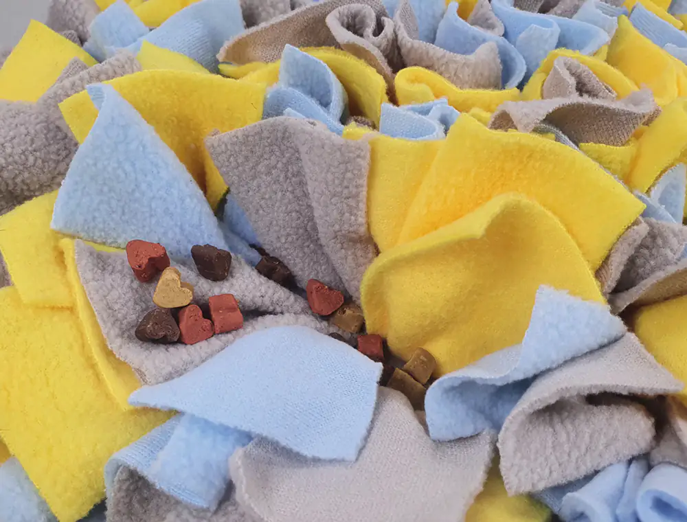 Nobby Schnüffelmatte Colore 40 x 40 cm gelb/hellblau/grau Nobby Schnüffelmatte Colore 40 x 40 cm gelb/hellblau/grau