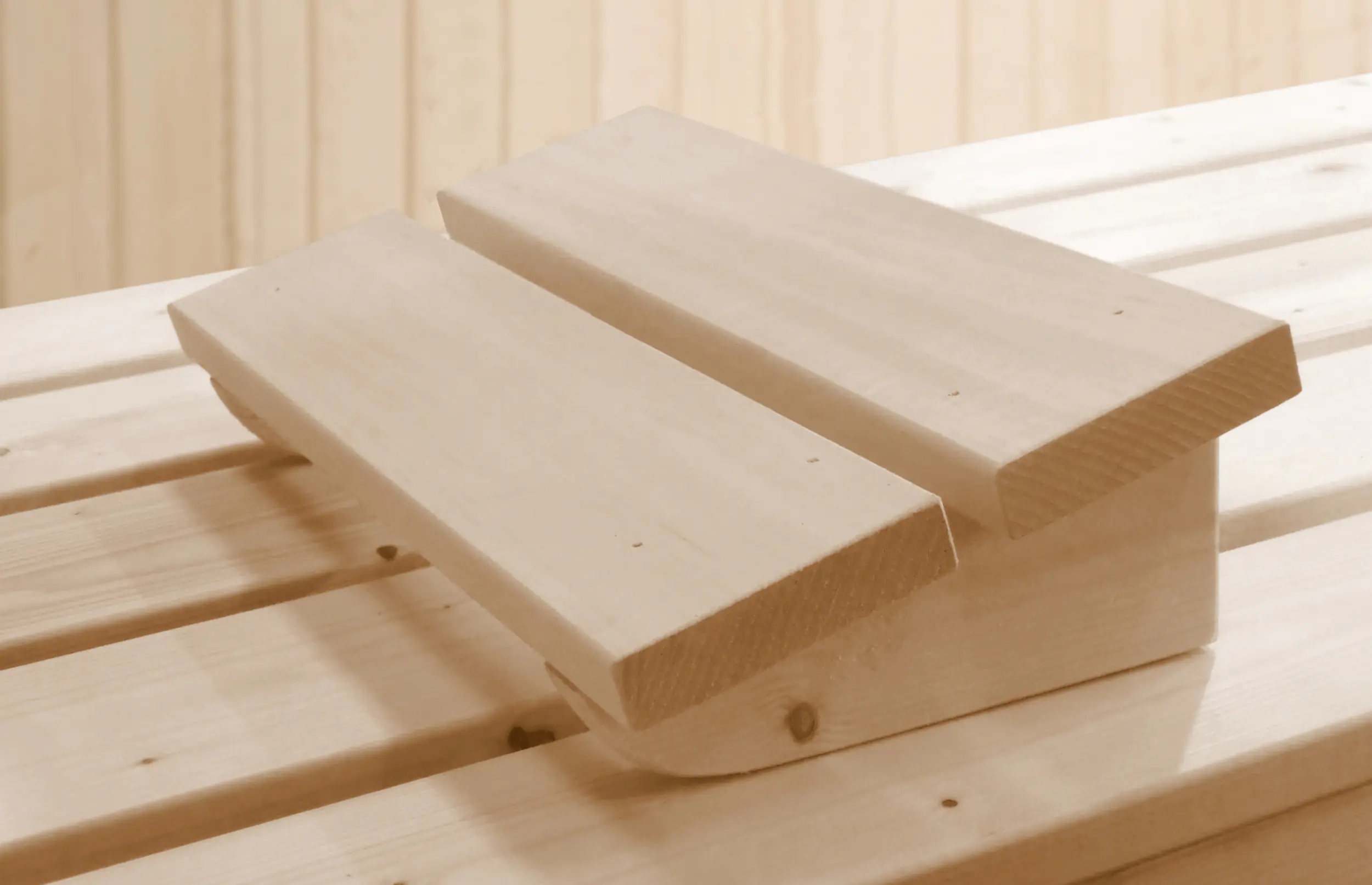 Weka Massivholz-Eck-Sauna Kemi Eck 3 mit Glastür 2 Fenster und Wohlfühl-Paket