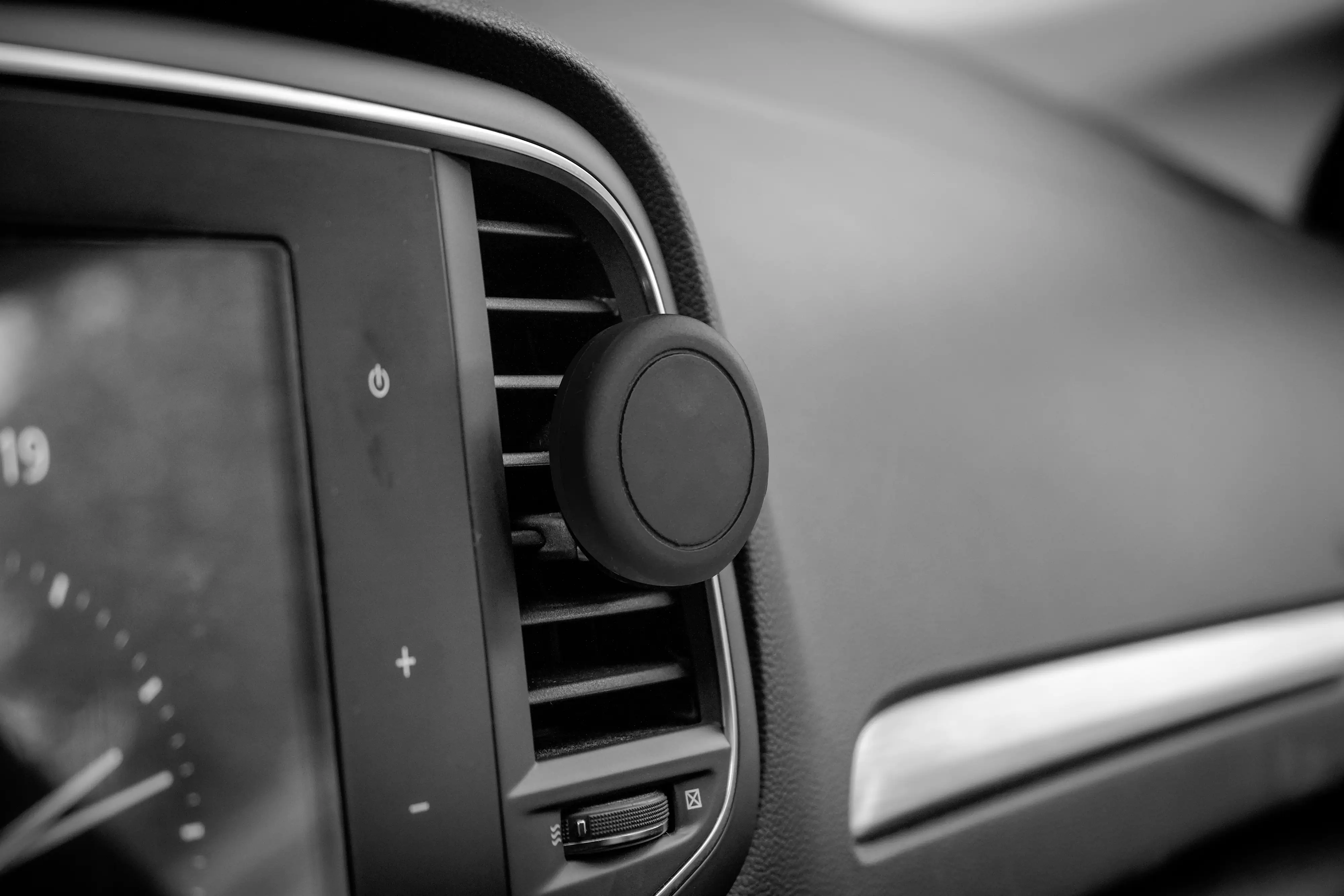 4017681174674_2103827 EUFAB Handyhalter magnetisch für das Lüftungsgitter