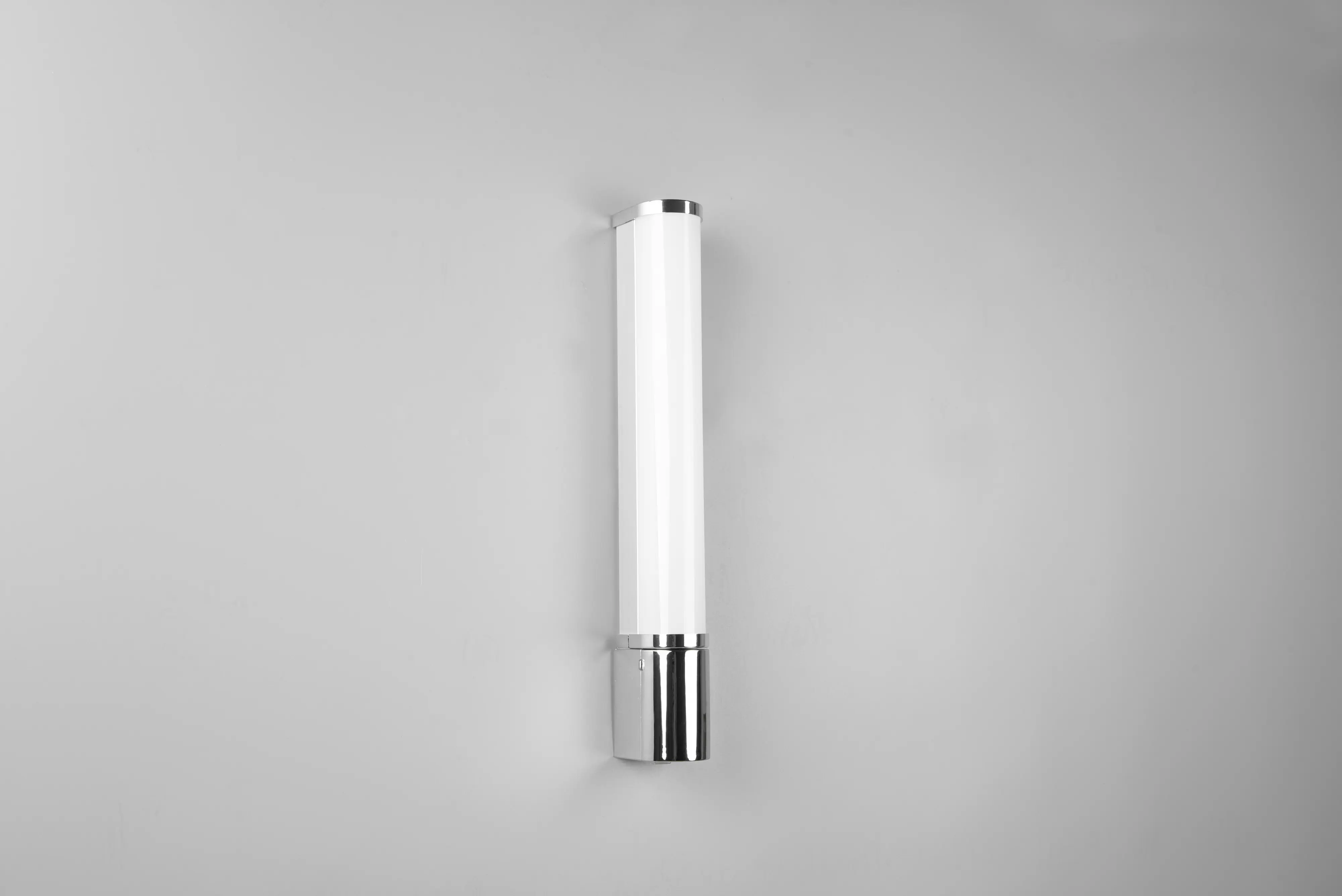 Trio Wandleuchte Piera für innen chrom warmweiß Trio Wandleuchte Piera für innen chrom warmweiß