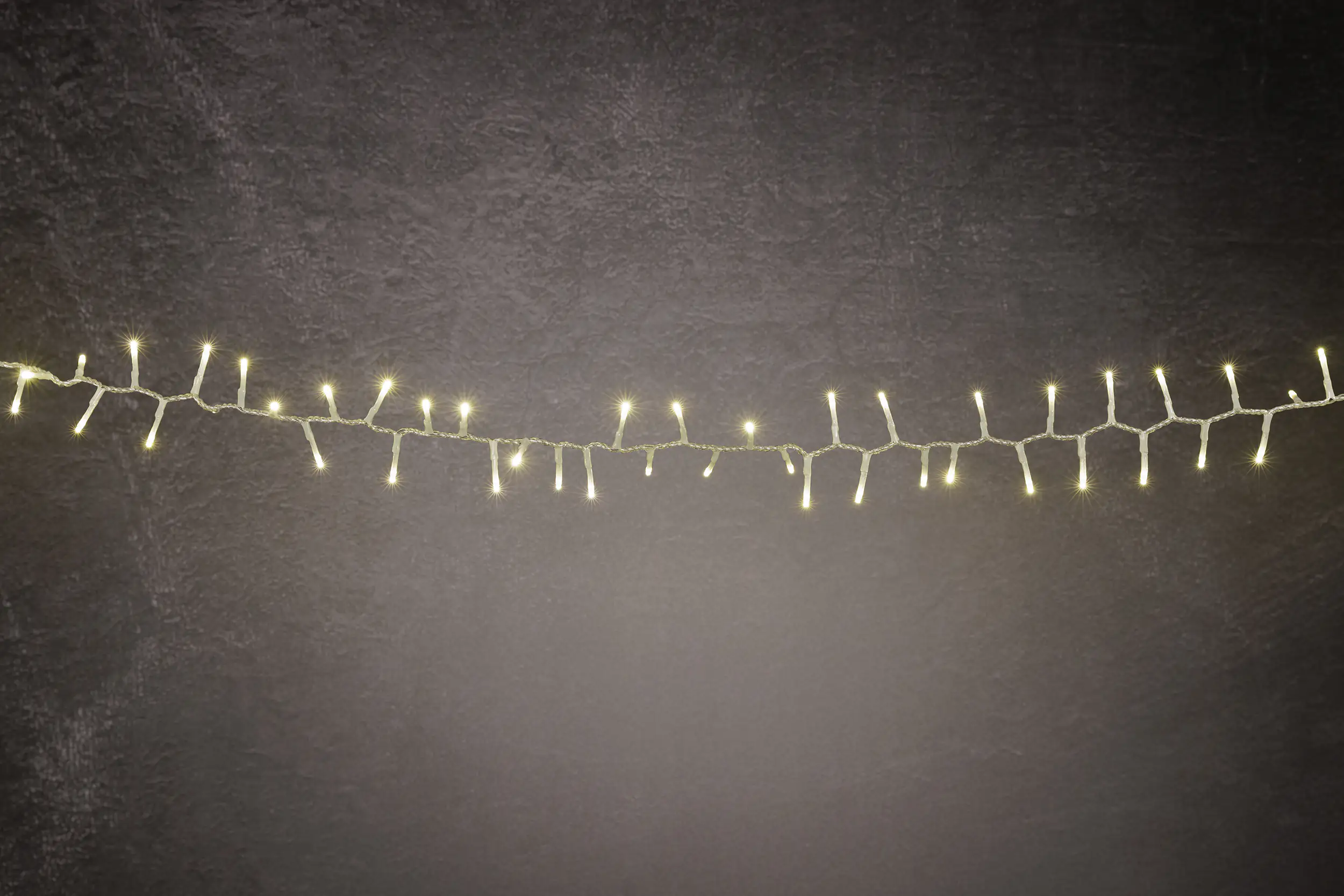 TrendLine LED-Lichterkette Premium Außen 15,6 m warmweiß-transparent mit Timer, Dimmer