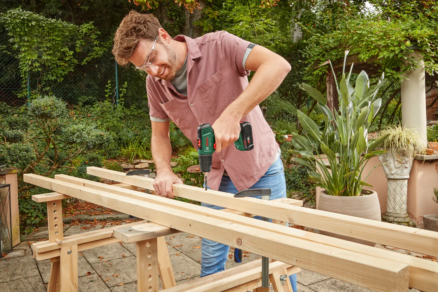 Bosch Akku-Schrauber EasyDrill 18V-40 2,0-Ah-Akku & Ladegerät Bosch Akku-Schrauber EasyDrill 18V-40 2,0-Ah-Akku & Ladegerät