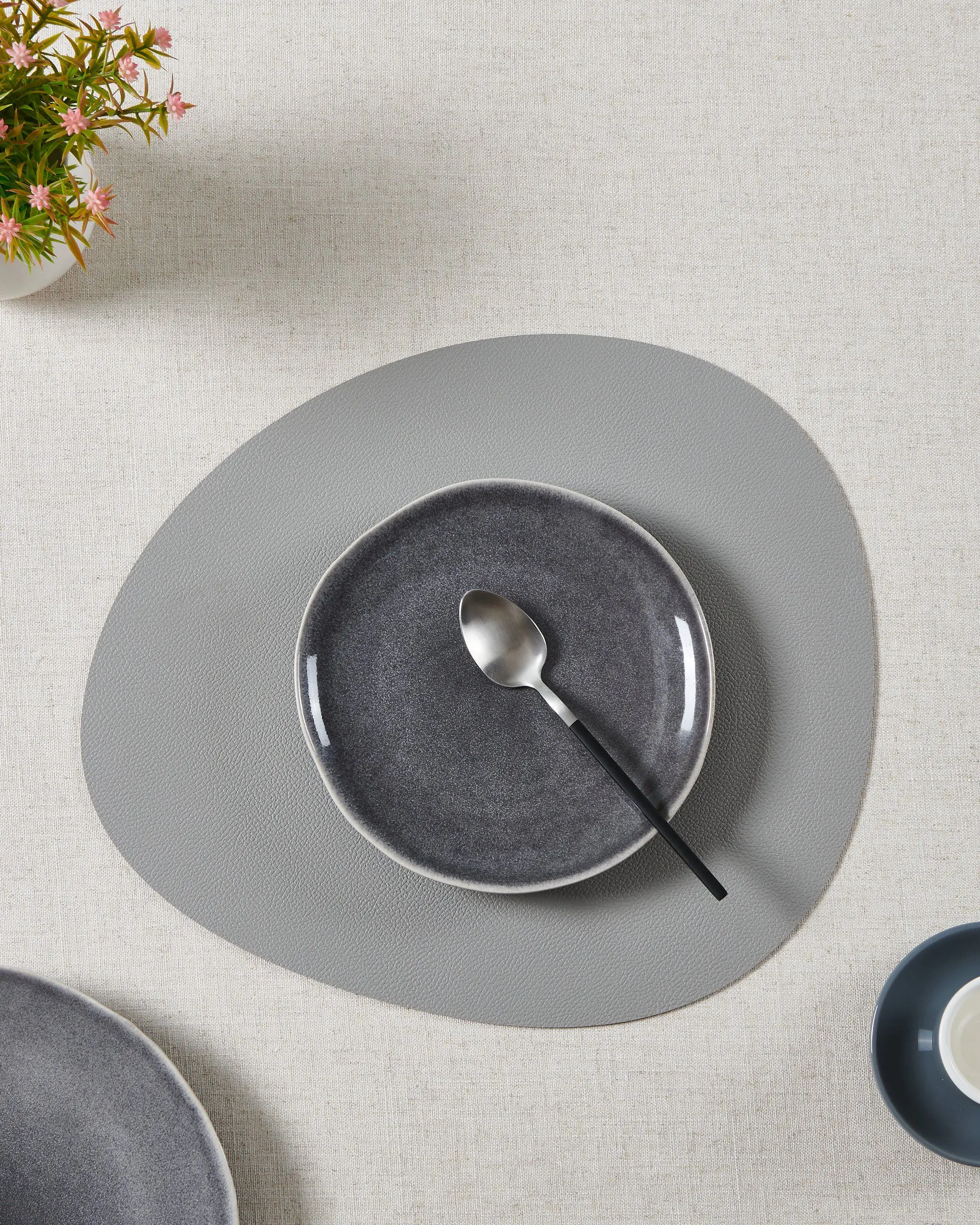 Vinanivao Tischset 40 x 35 cm dunkelgrau/hellgrau Vinanivao Tischset 40 x 35 cm dunkelgrau/hellgrau