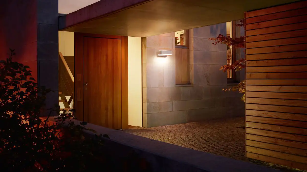 Steinel Außenleuchte L 800 SC Anthrazit mit Bewegungsmelder & Bluetooth